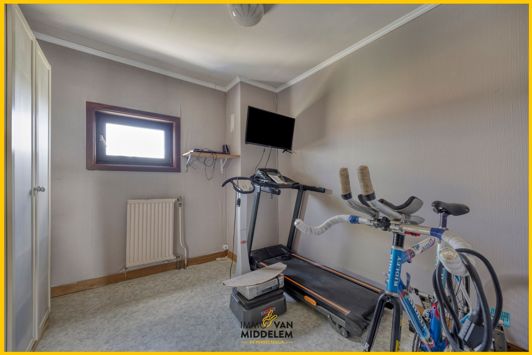 3-GEVELWONING MET 3 KAMERS, BUREAU EN TUIN foto 15