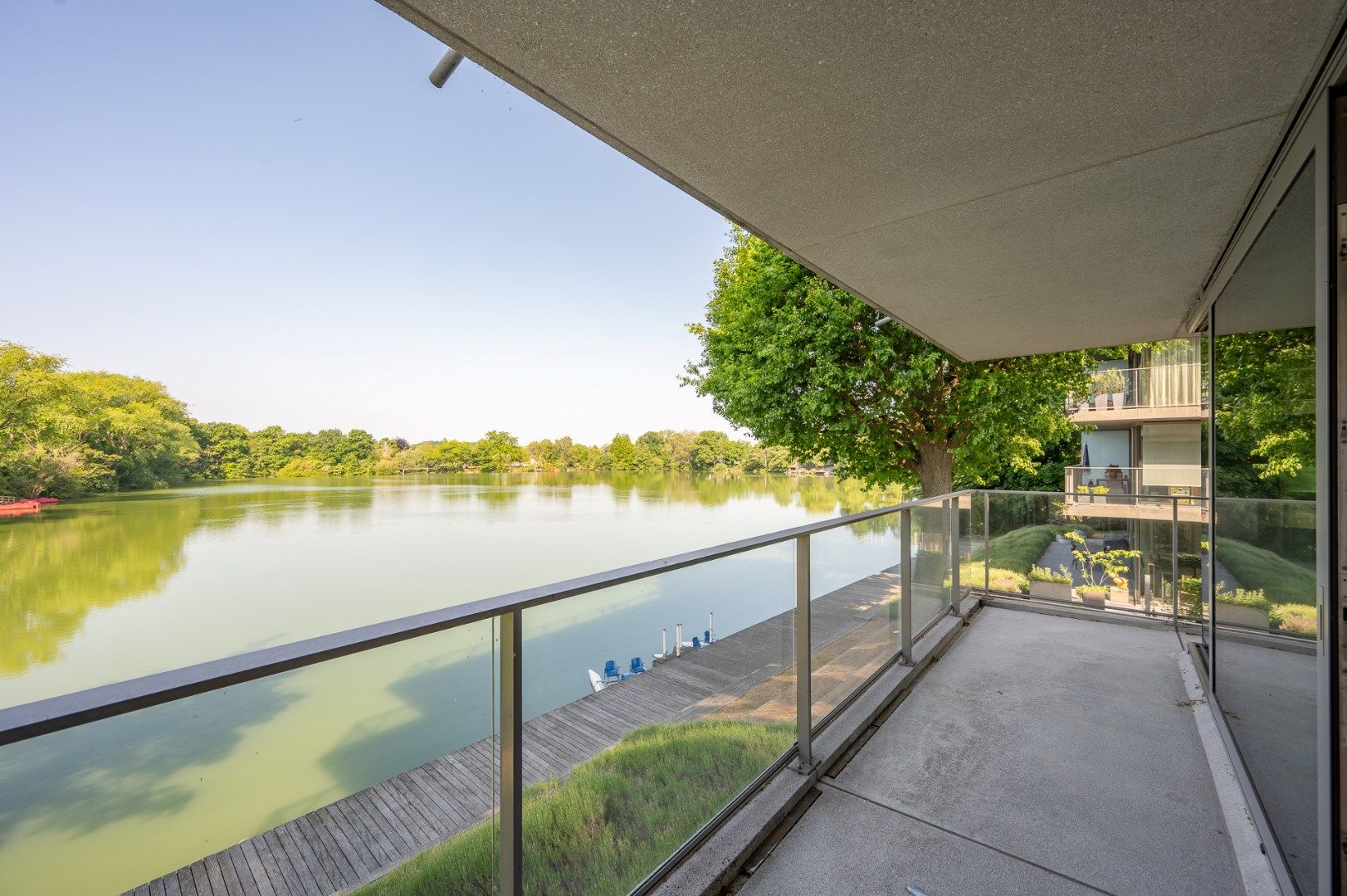 Subliem wonen aan het water - een oase van rust in hartje Sint-Michiels foto 7