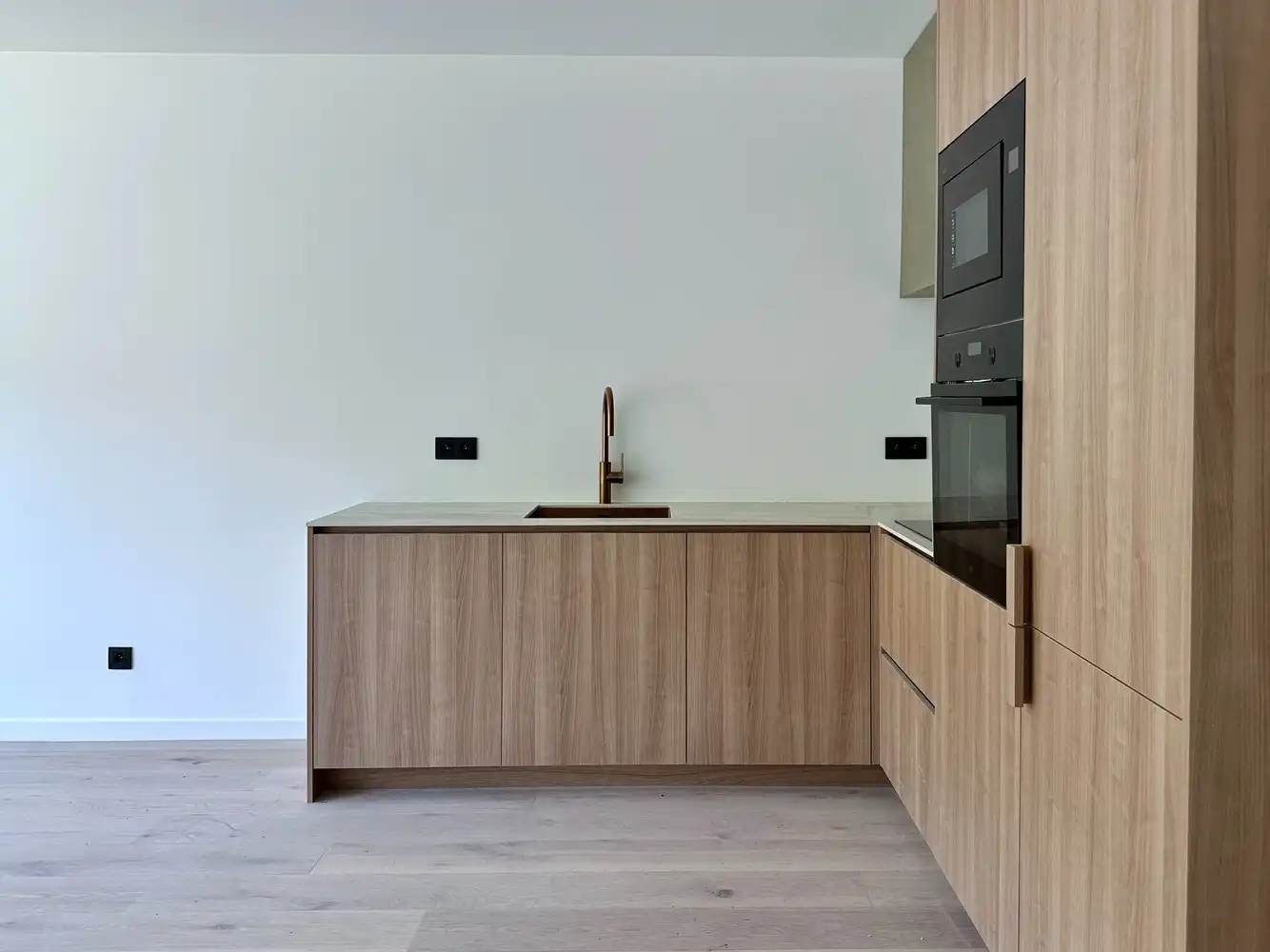 Luxueus appartement met 2 slpk en terras + tuin te Berchem foto 4
