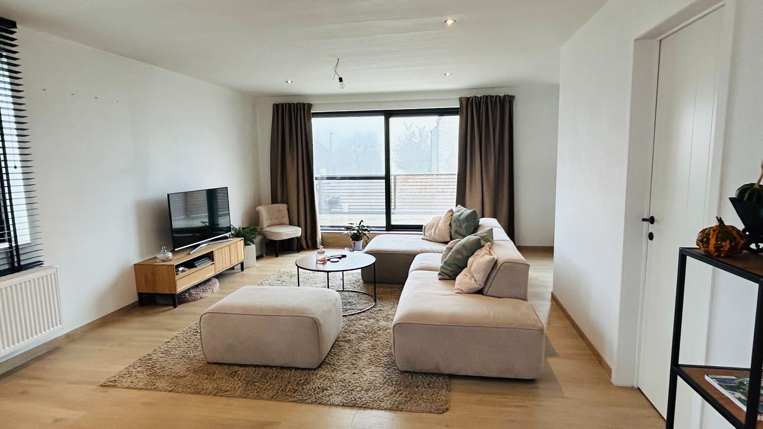 Prachtig en ruim duplexappartement met 3 slaapkamers, autostaanplaats en terras foto 2