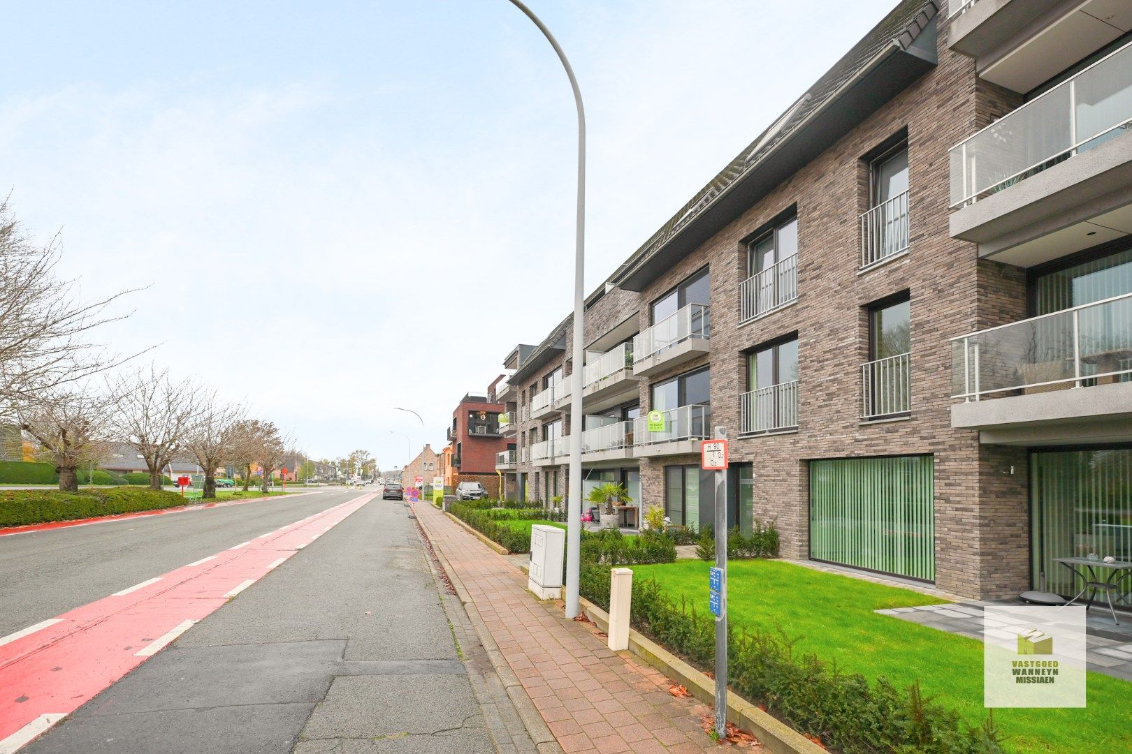 Instapklaar appartement met 2 slaapkamers en balkon aan het station van Beernem foto 17