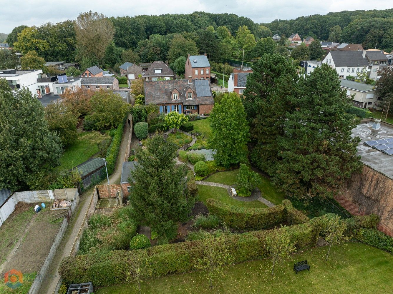 Villa met prachtige tuin en 3 slpkrs foto 3