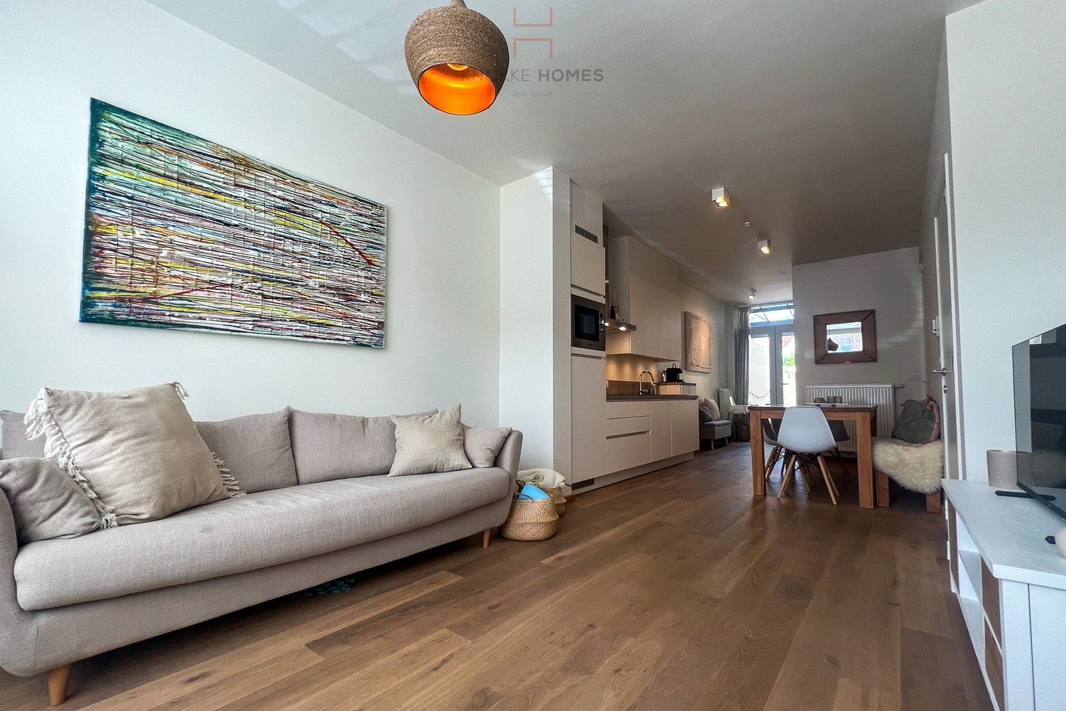 Instapklaar gelijkvloersappartement met twee slaapkamers in het centrum van Knokke, gelegen aan het levendige Gemeenteplein foto 5
