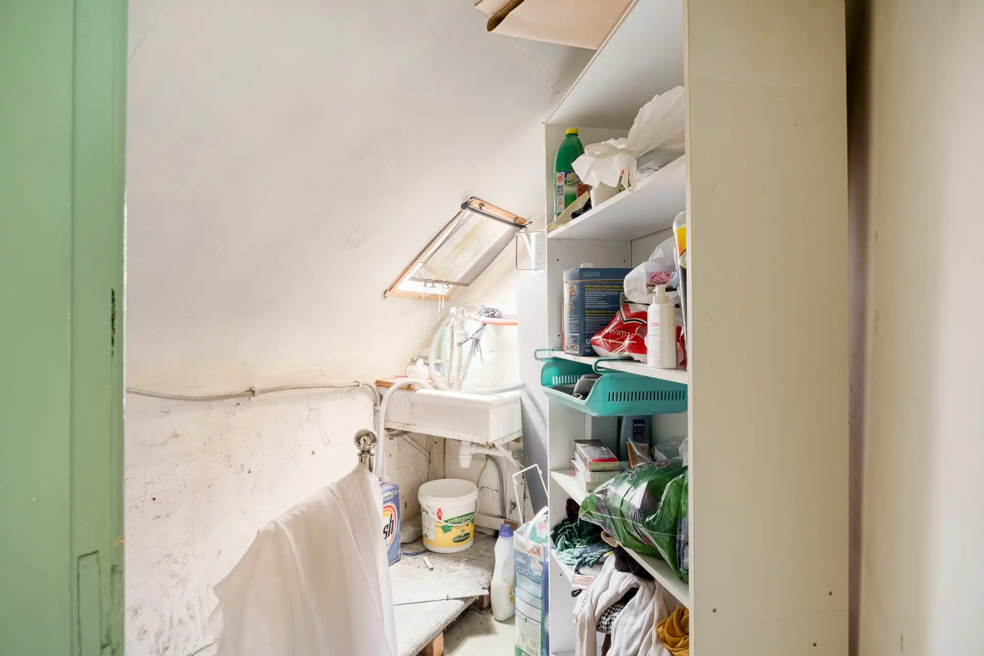 Ruime woning met 3 slaapkamers op vlot bereikbare ligging (Genkersteenweg). foto 8