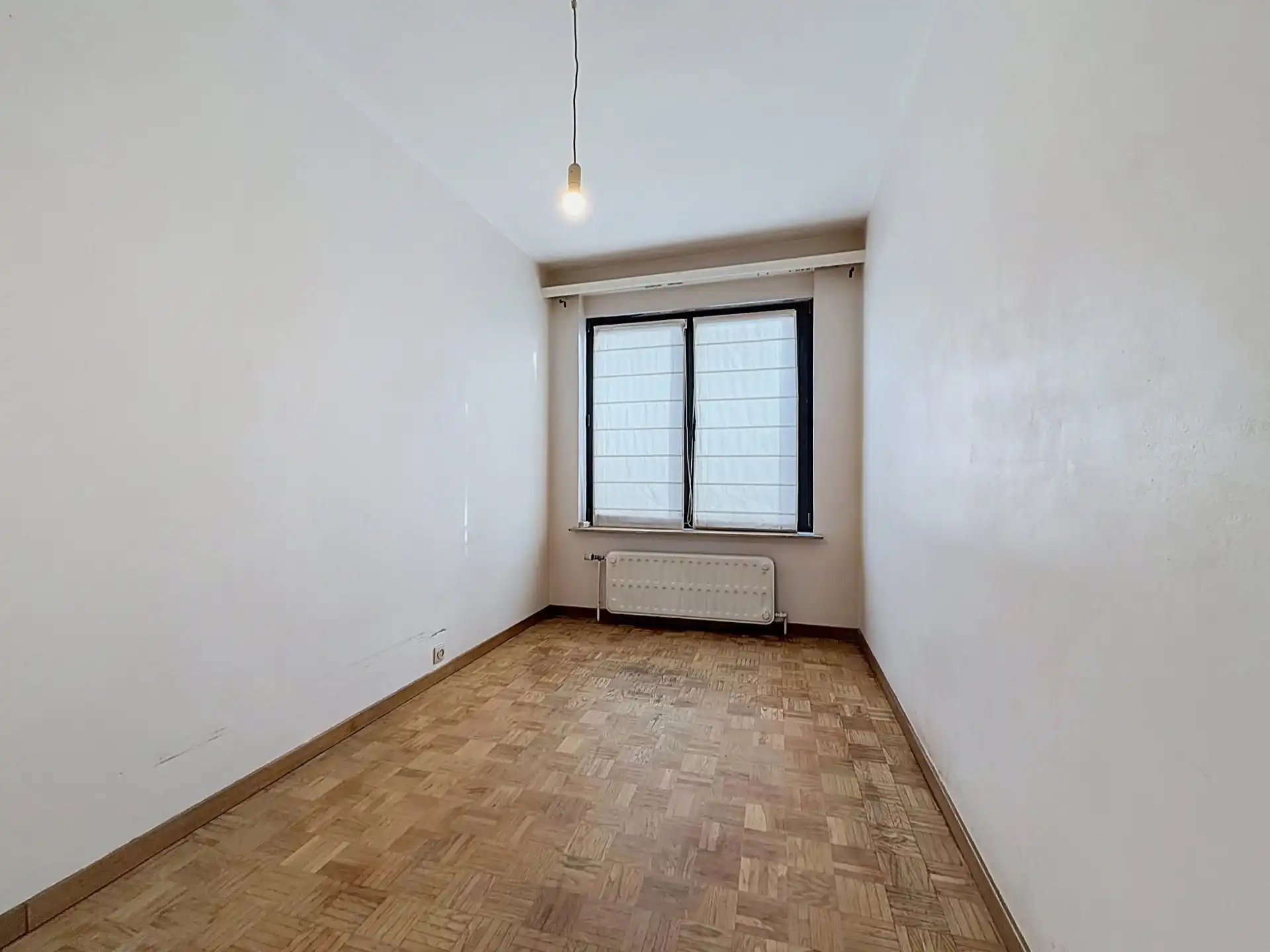TE KOOP – 2 SLAAPKAMER APPARTEMENT MET GARAGE OP TOPLOCATIE foto 7