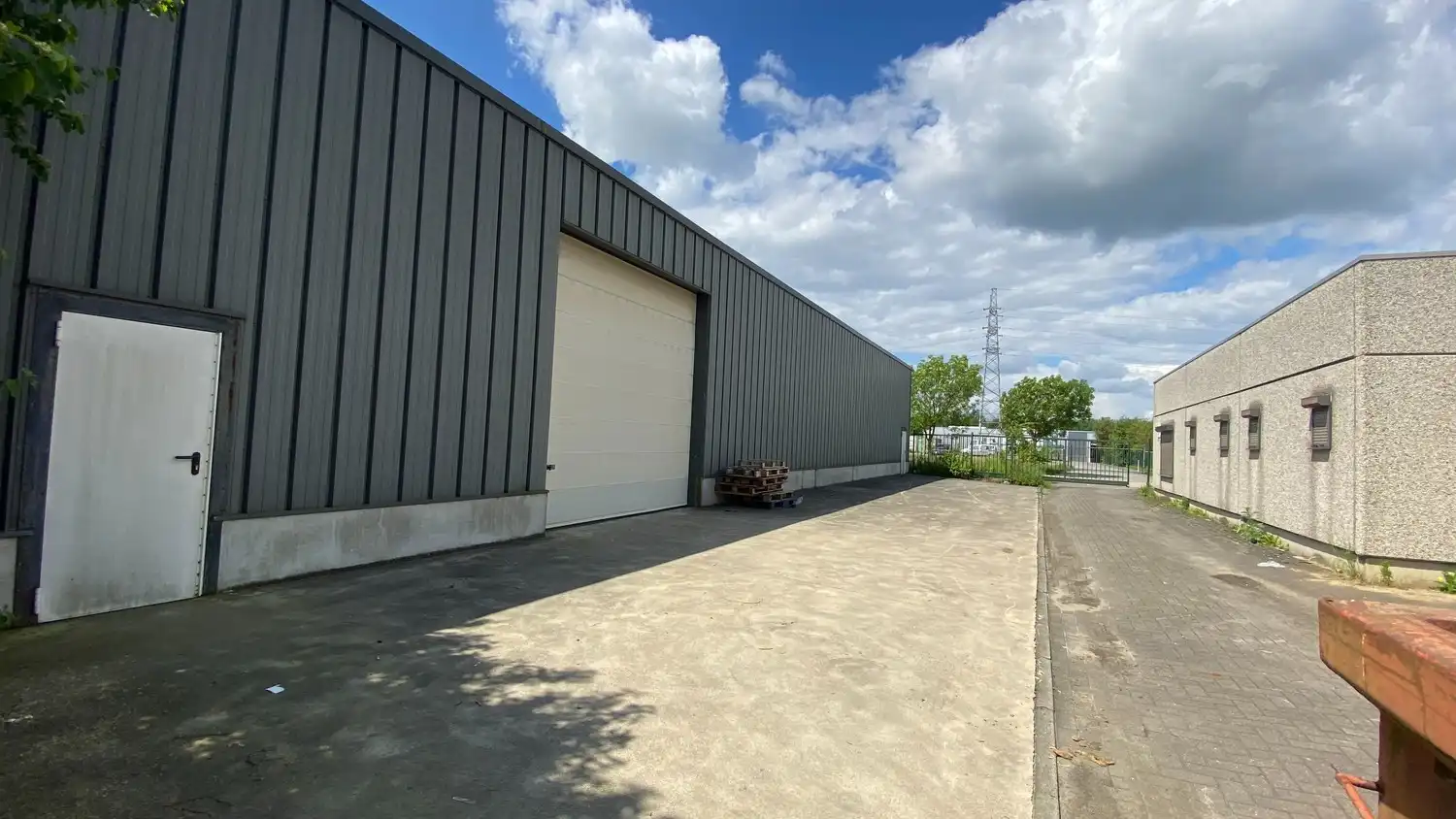 Te huur: veelzijdige bedrijfshal/magazijn op industrieterrein in Lanaken foto 5
