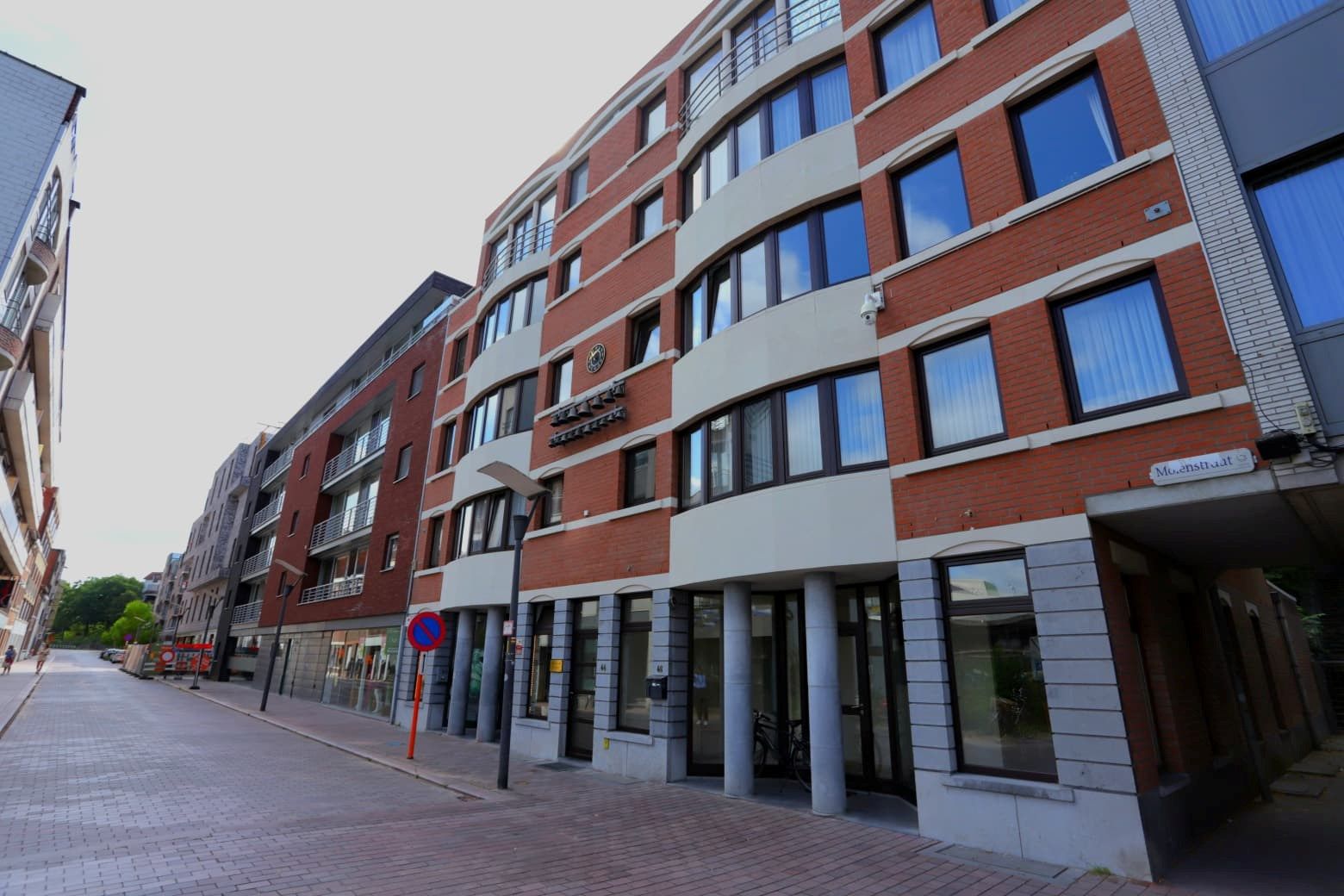 Ruim 3-slaapkamerappartement in Genk-centrum foto 23