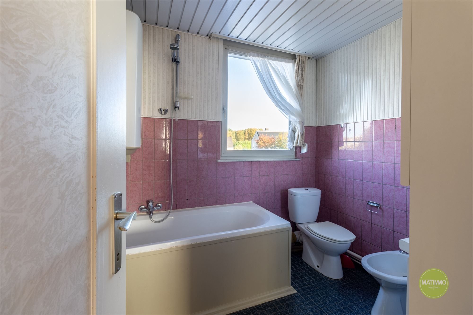 Ruime gezinswoning met 4 slaapkamers in Mol foto 15