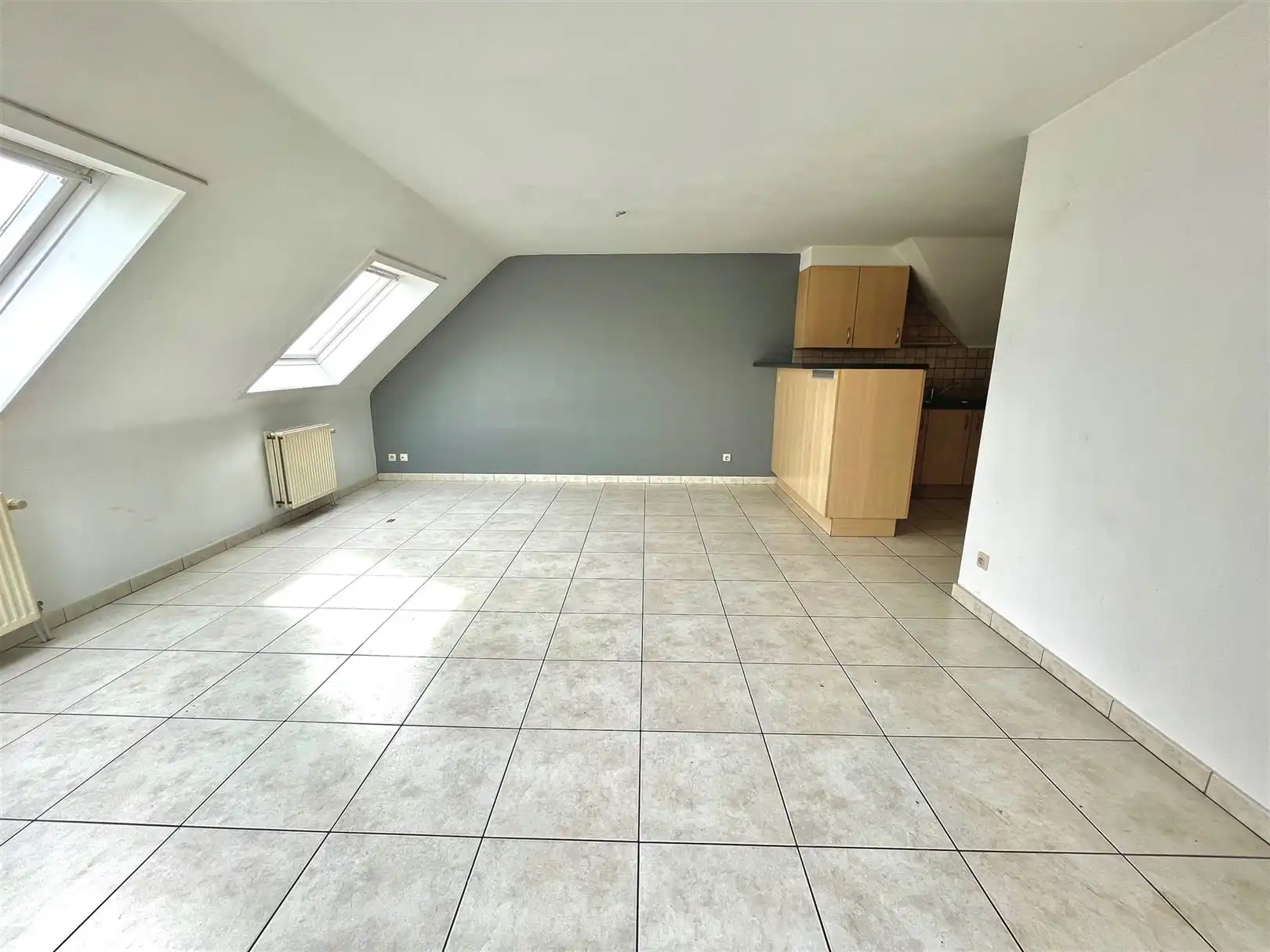 Dakappartement TE HUUR foto 2