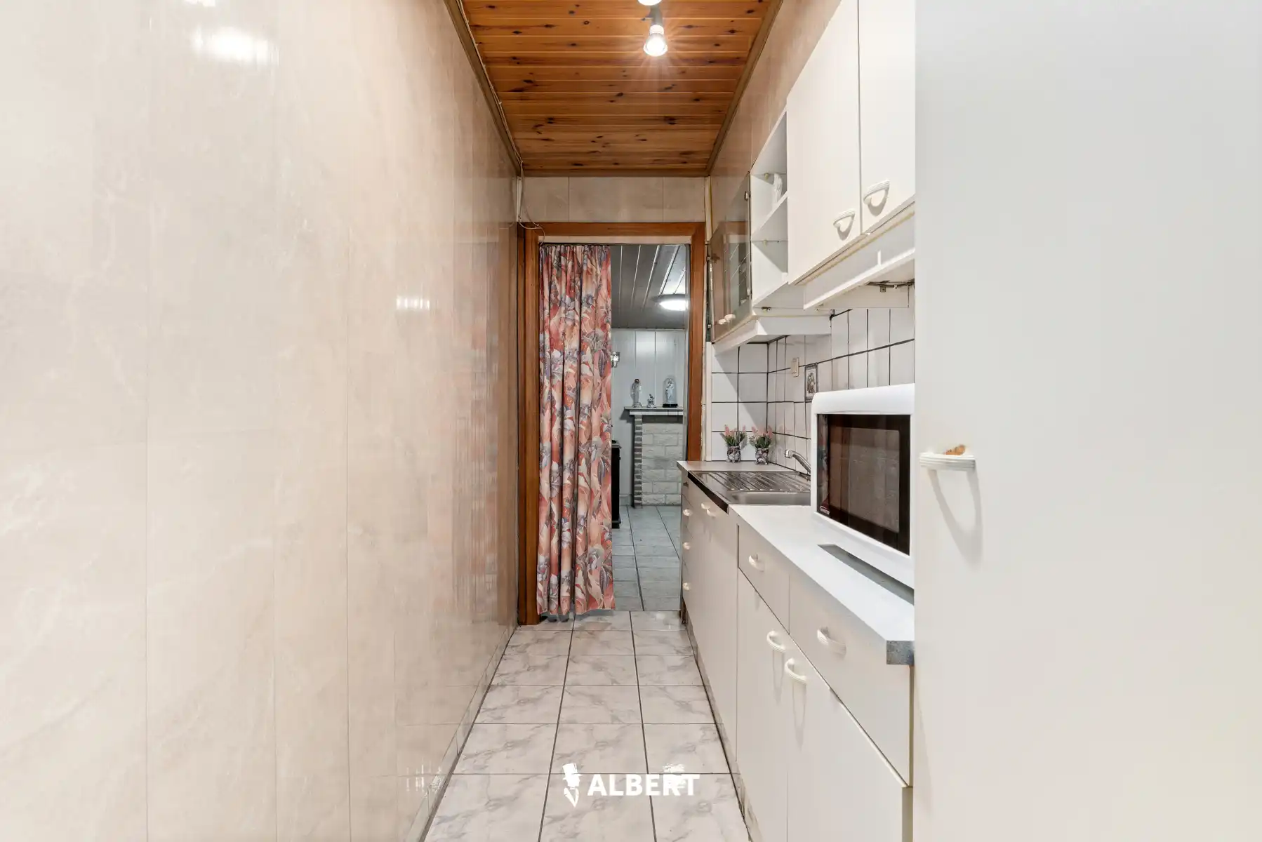 Charmante woning met renovatiepotentieel foto 6