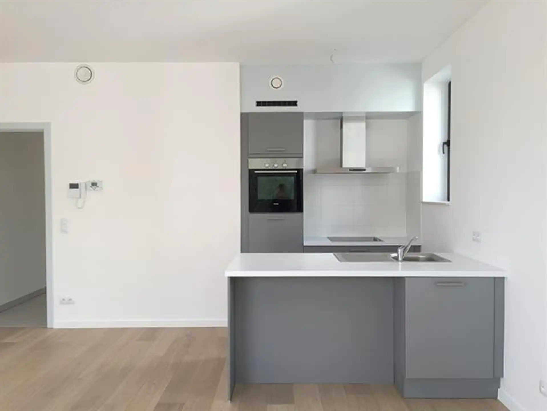 1 slaapkamer appartement van ± 70m² + zuidterras foto 2