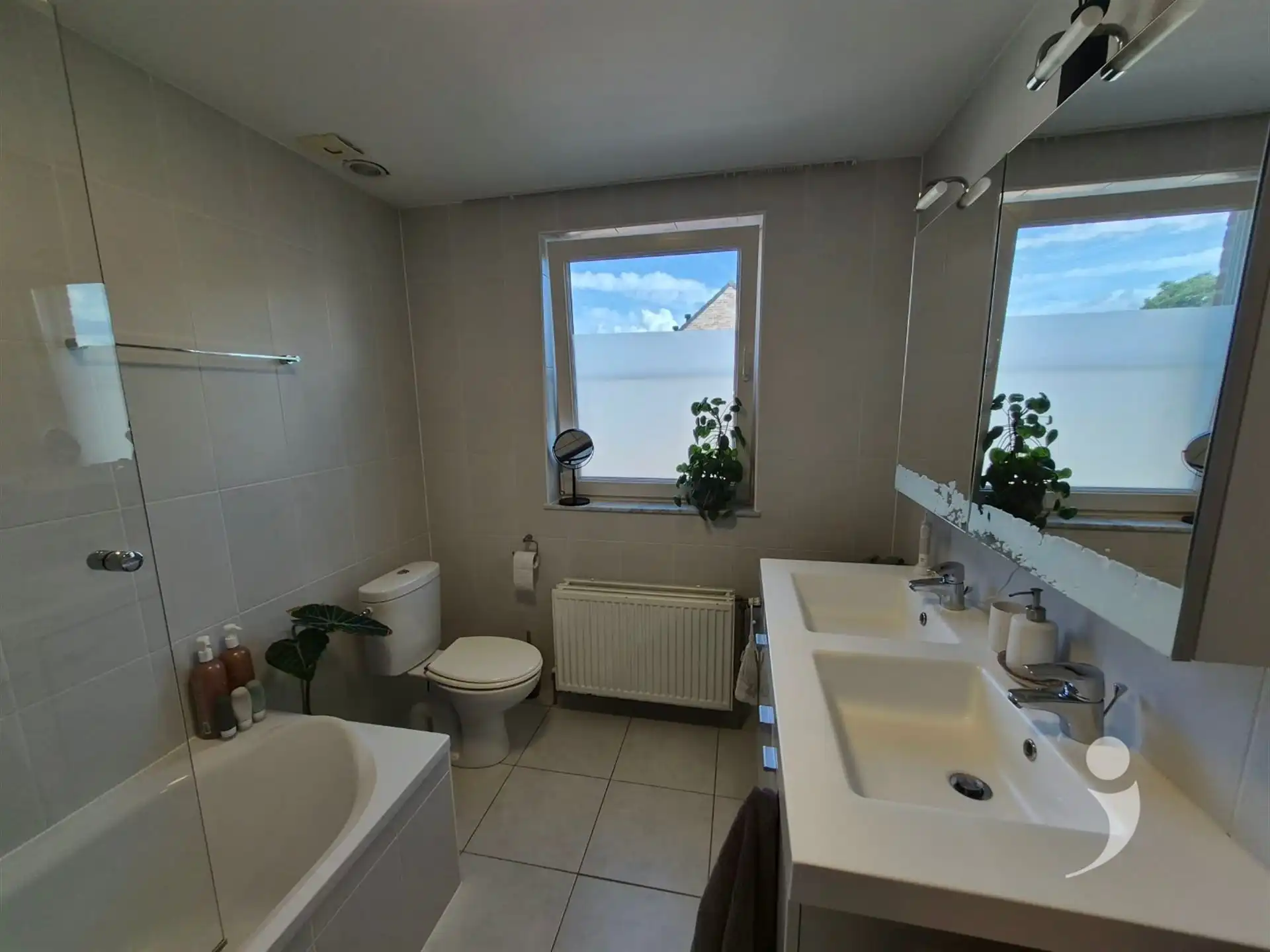 Ruime duplex foto 12