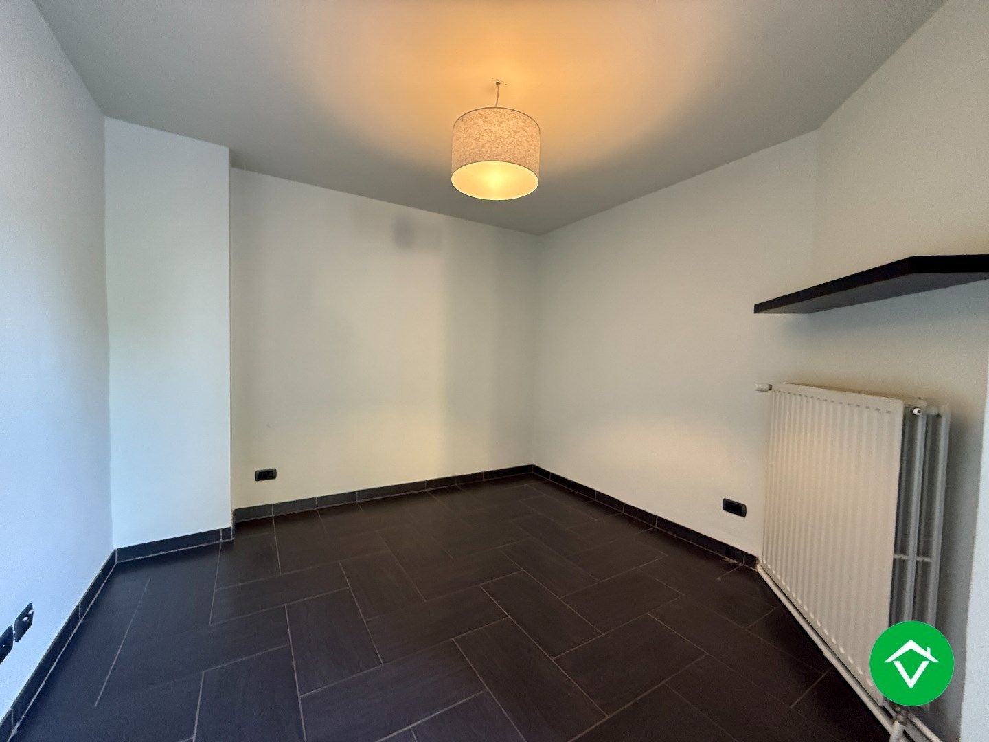 Ruime woning met 5 slaapkamers te Zwevezele  foto 5