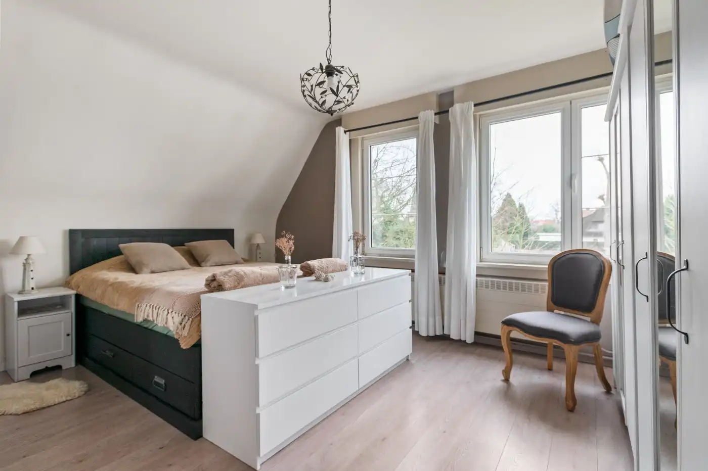 Ruime, instapklare, vrijstaande woning met 5 slpk., grote tuin en praktijkruimte foto 20