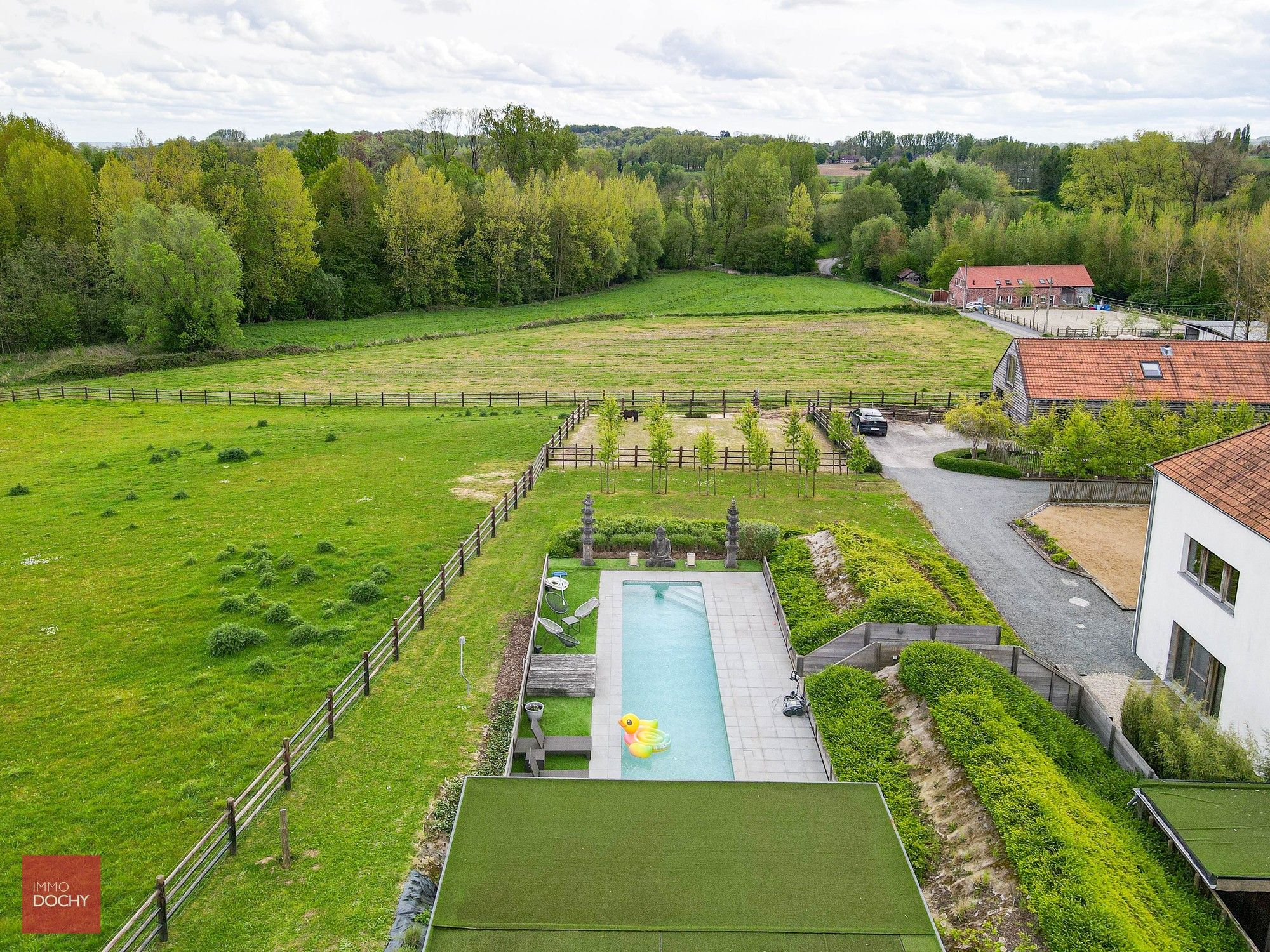 Volledig uitgeruste en energiezuinige vierkantshoeve met paardenfaciliteiten in de Vlaamse Ardennen (kant Brakel) foto 5