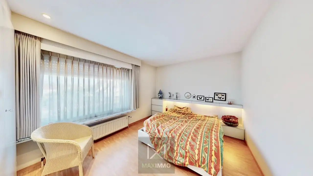 Instapklare halfopen woning met dubbele garage, atelier en ZW-tuin te Rekkem foto 11