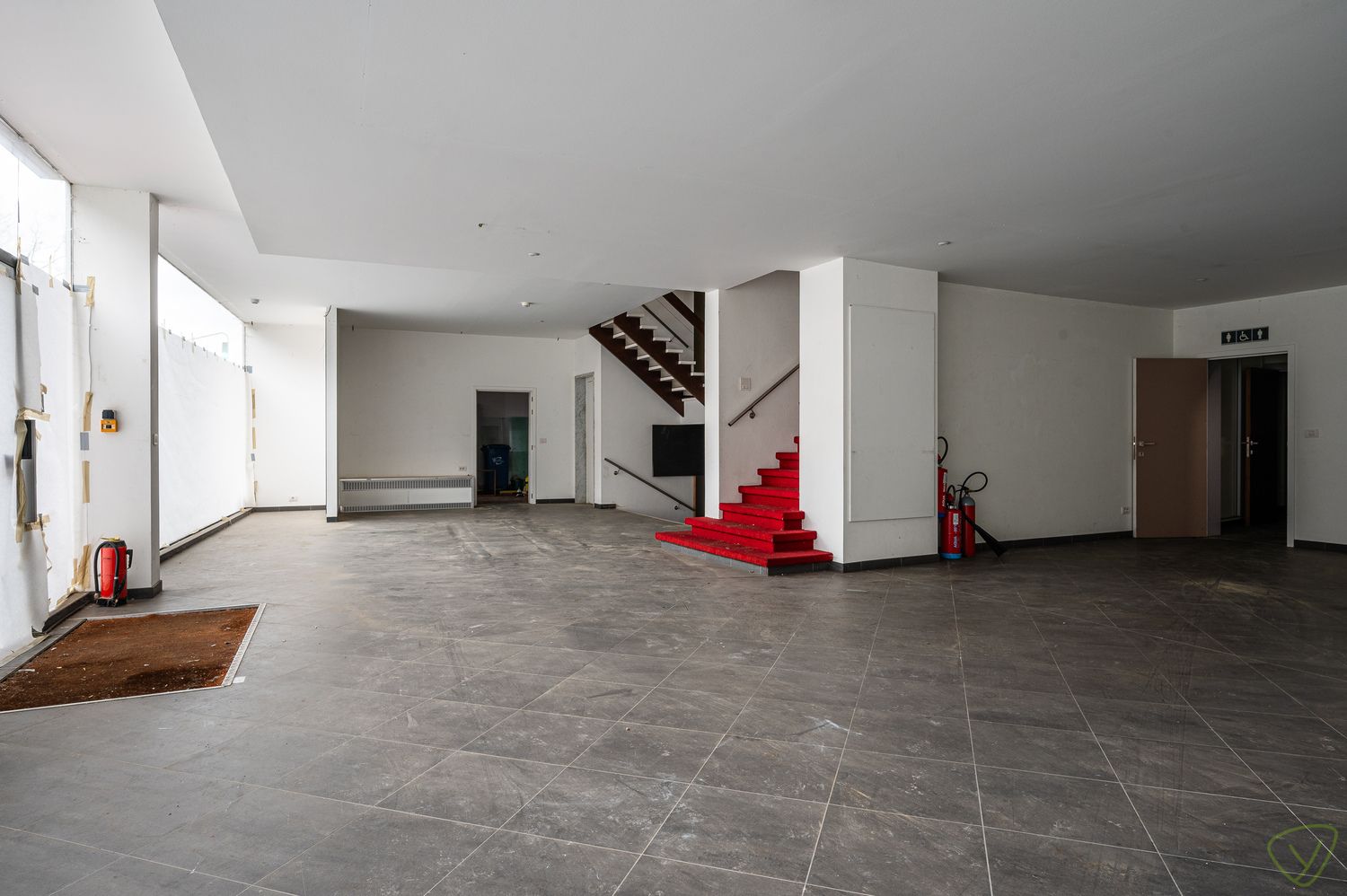 Vastgoedbelegging op een centrale en uitgelezen commerciële locatie! foto 5