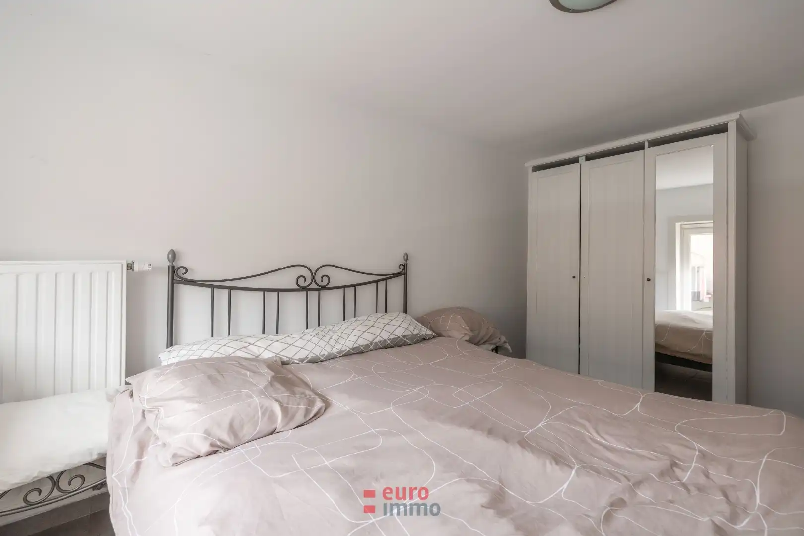 Lichtrijk gerenoveerd appartement in het hart van de stad! foto 13