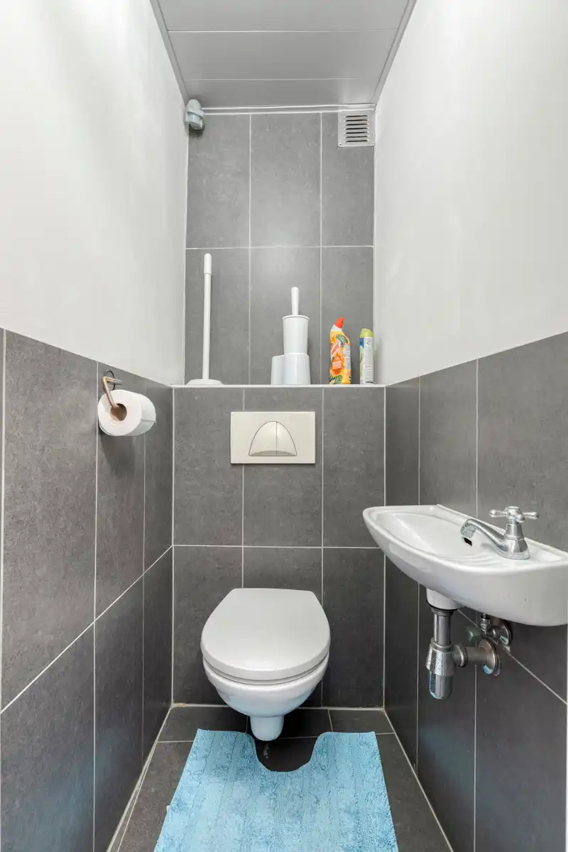 Instapklaar appartement met terras en garage in het centrum van Ninove! foto 12