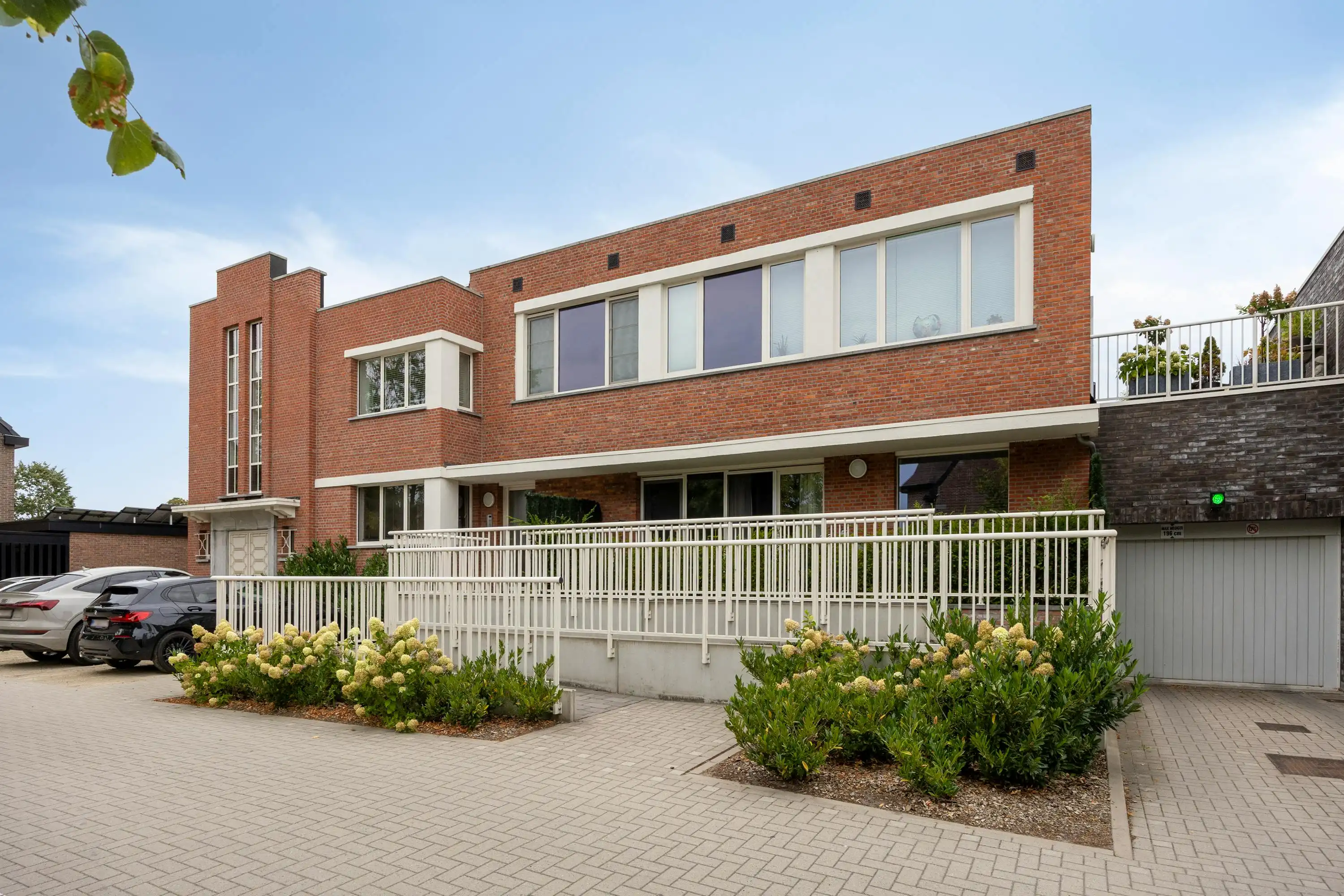 Tof instapklaar appartement met staanplaats te koop in Meer! foto 2