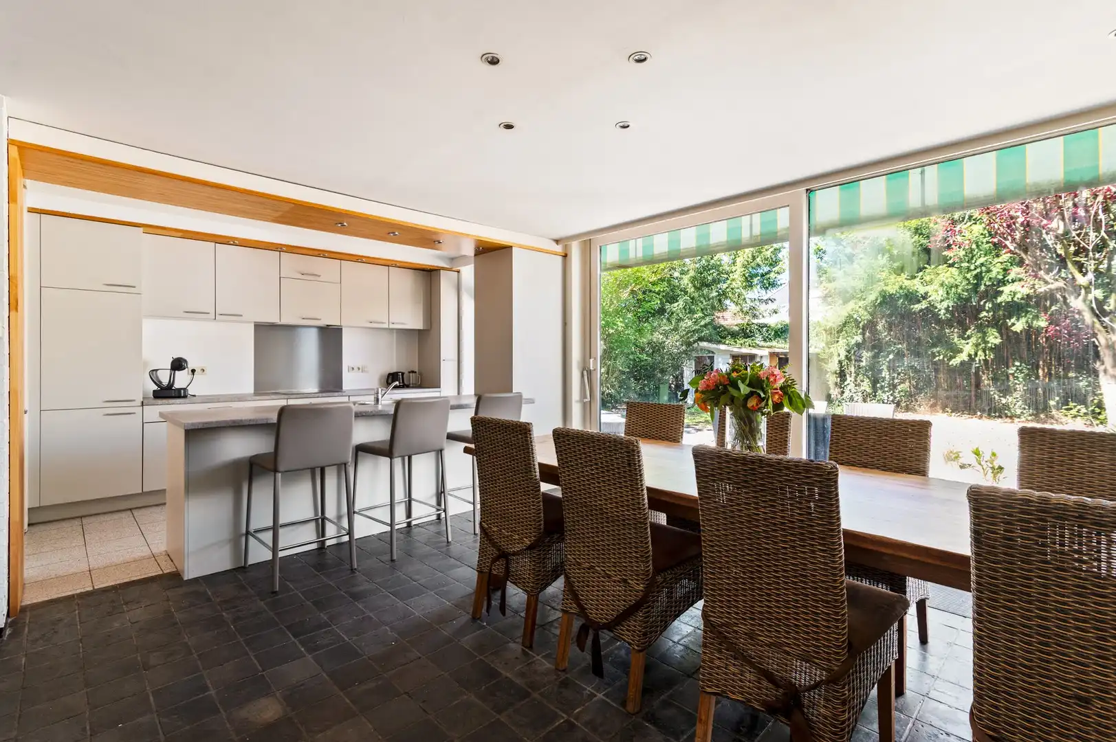Lichtrijke 4slpk-woning met tuin en polyvalente ruimte foto 2