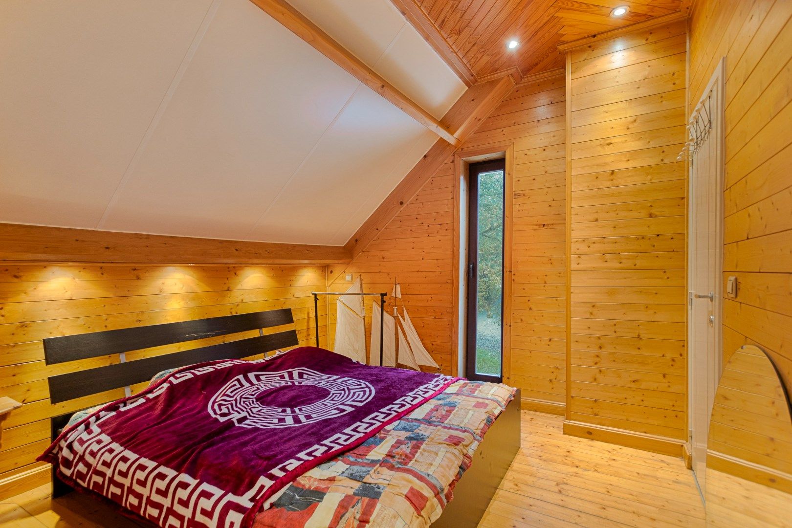 Rustig en groen gelegen woning op een perceel van ca 24a !  foto 9