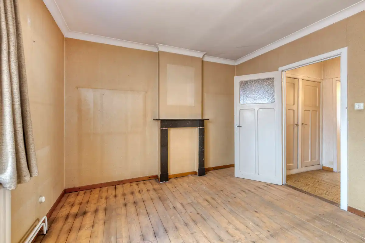 Te renoveren rijwoning in hartje Bilzen foto 19