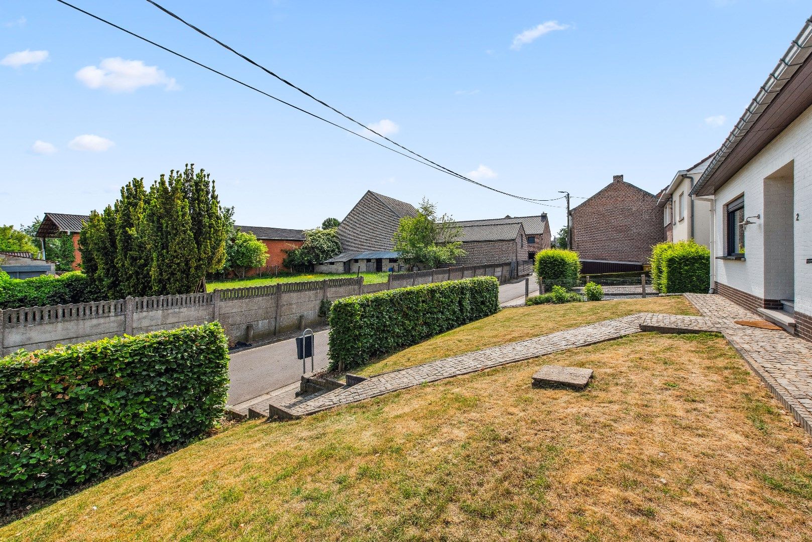 Bungalow met nieuw dak, 3 slaapkamers en garage foto 6