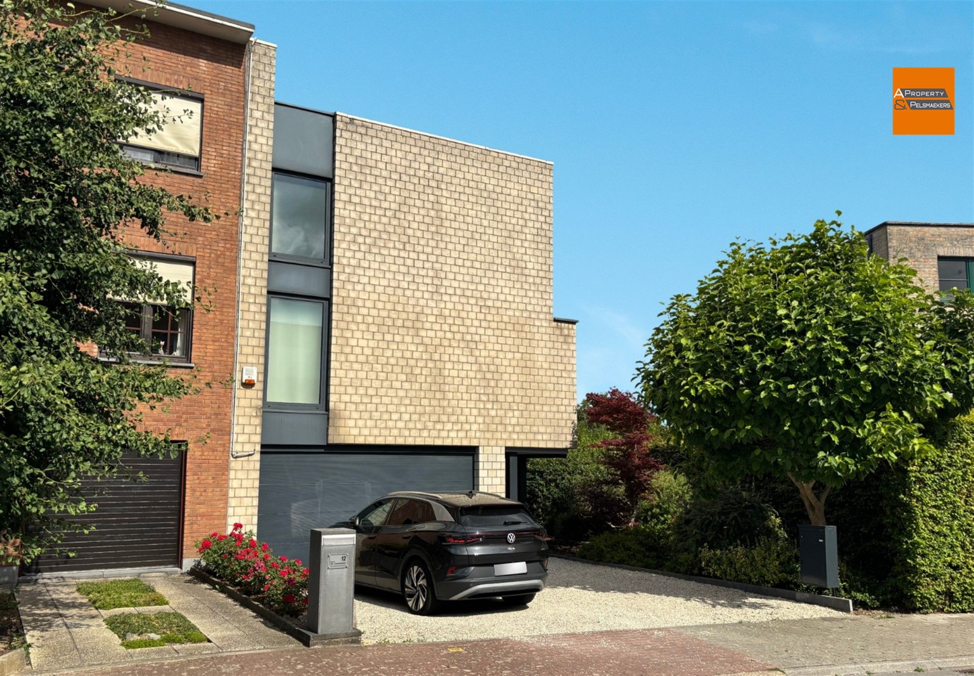 Instapklare Bel-etage gelegen in een rustige omgeving. foto {{pictureIndex}}