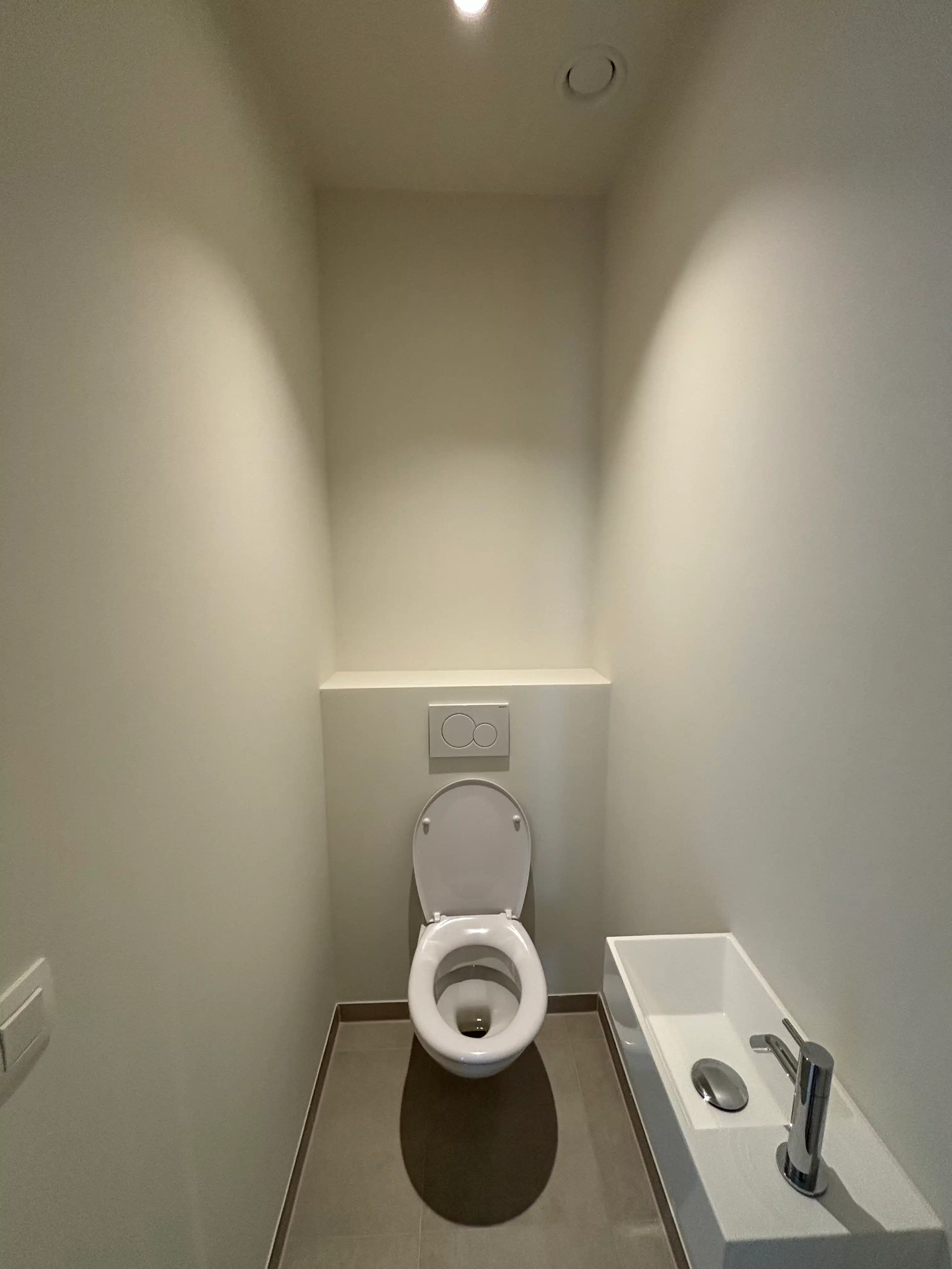 Nieuwbouw 2-slaapkamerappartement met bureau/dressing foto 9