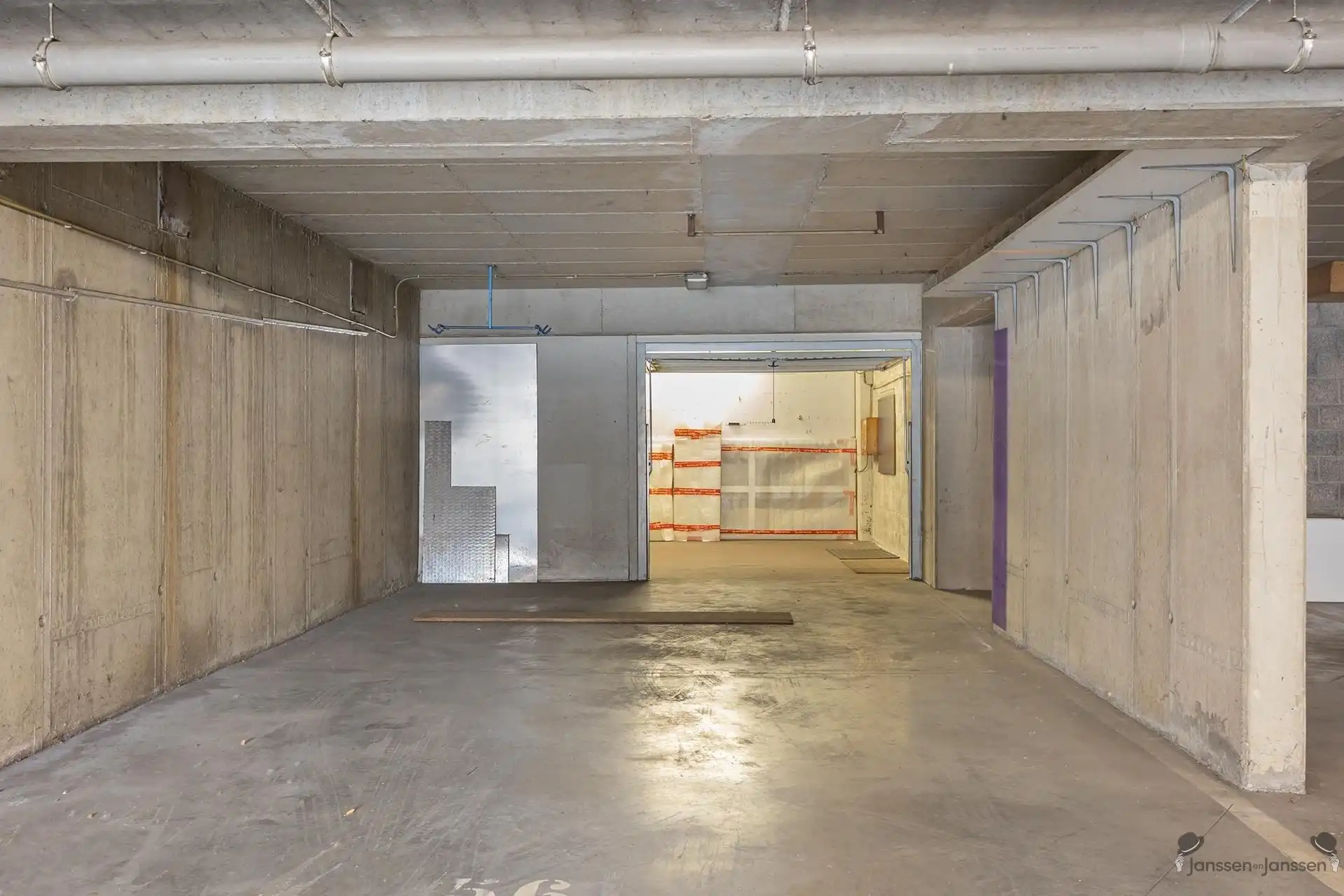 Centraal gelegen appartement met 3 slpks en 2 badkamers foto 19