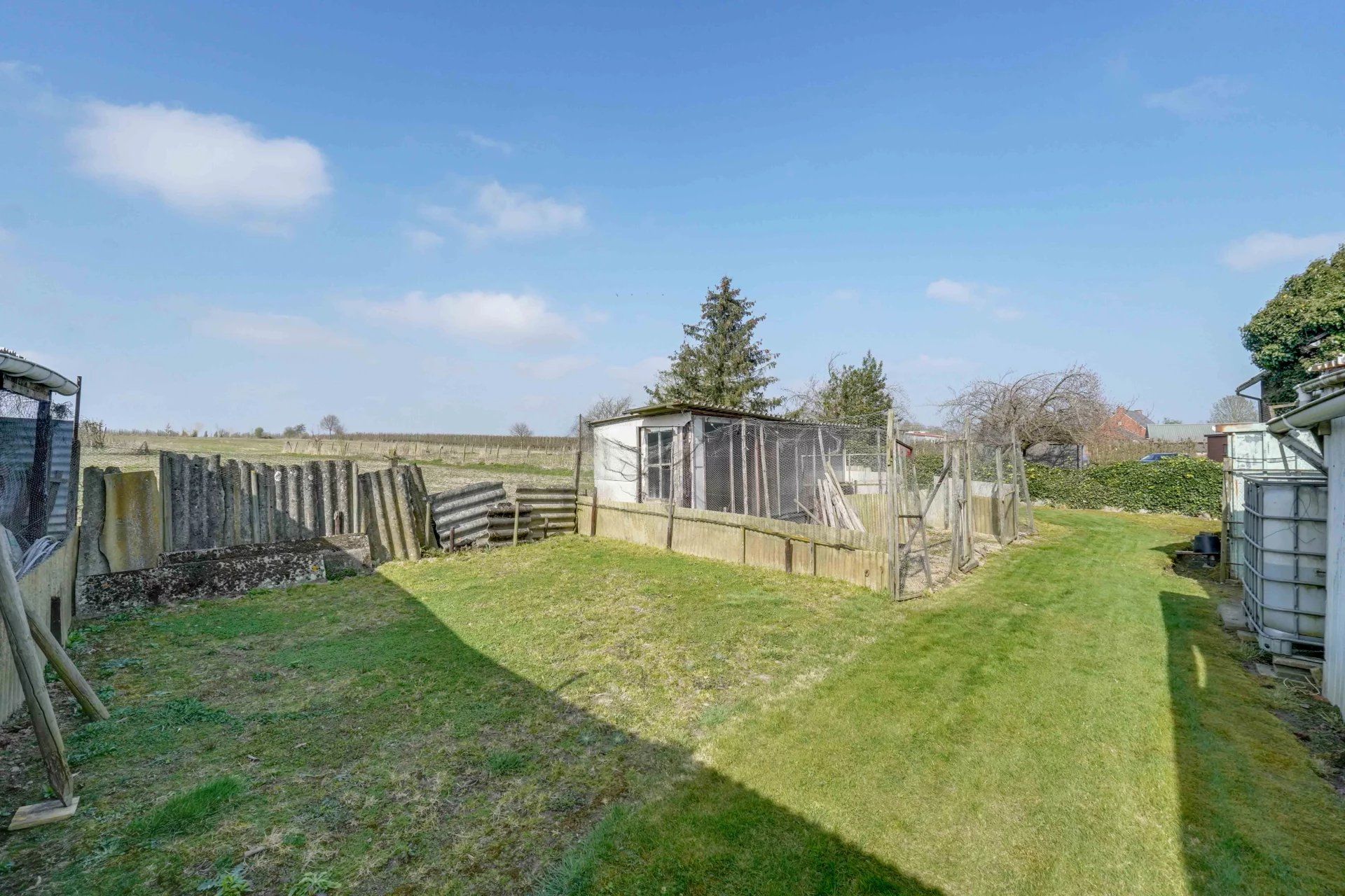Te renoveren, landelijk gelegen woning/ projectgrond foto 24