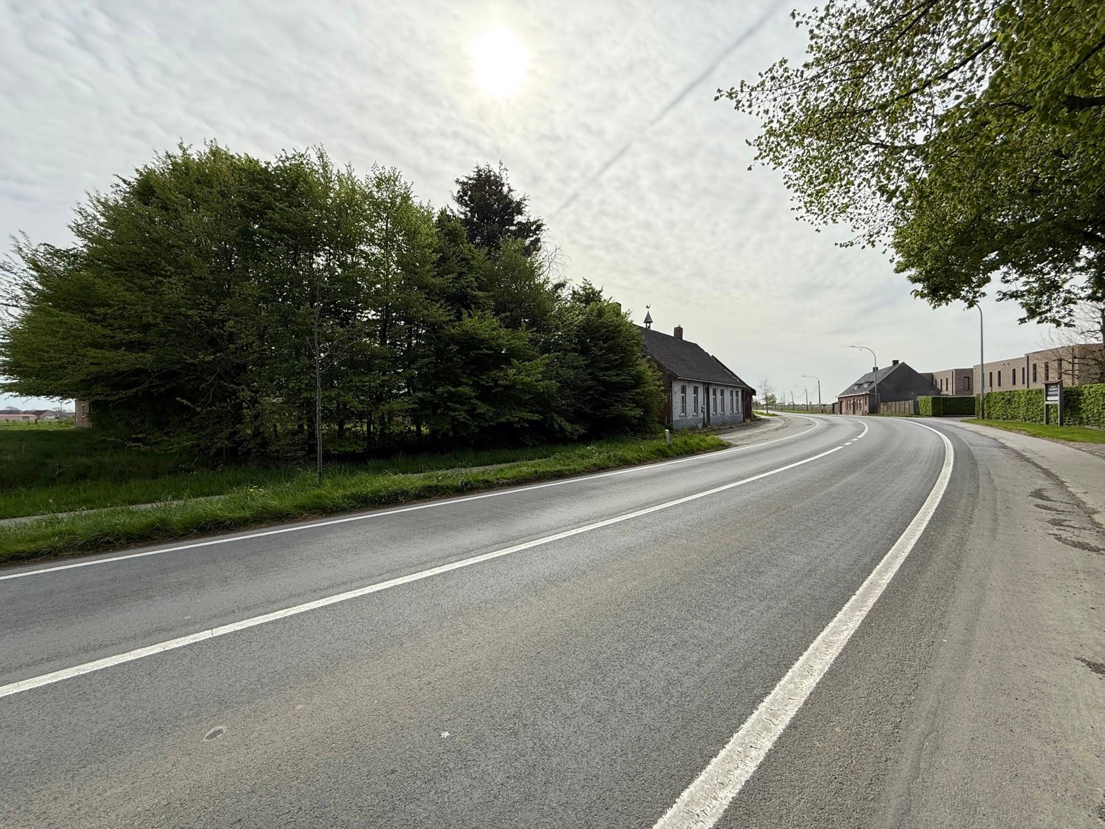 Te renoveren hoeve met woning en verschillende bijgebouwen foto 18