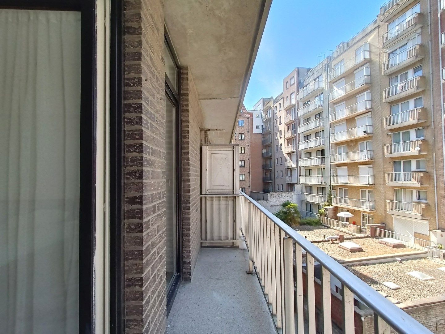 Gerenoveerd appartement aan de achterzijde van de zeedijk. foto 10