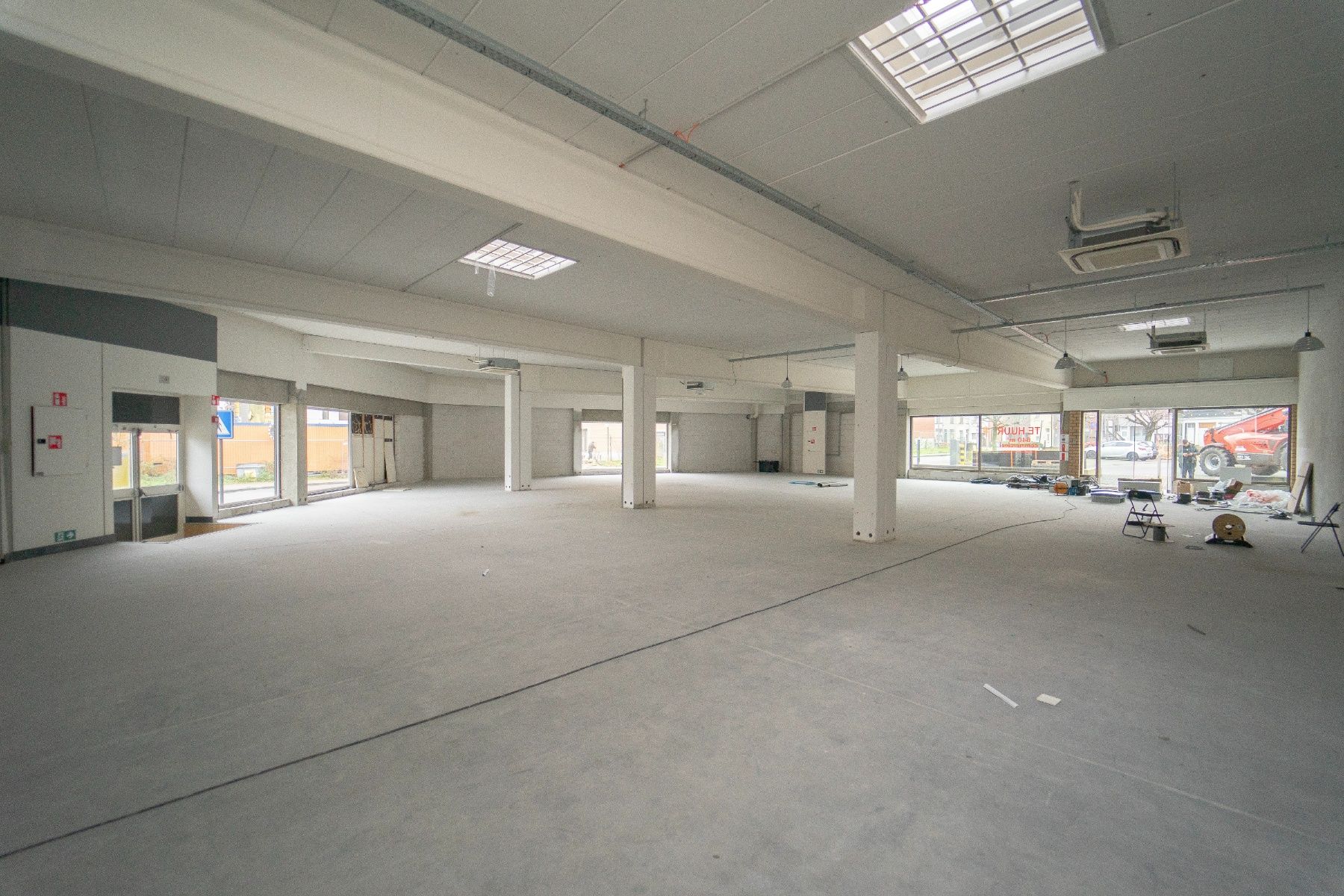 Winkelruimte te huur op goede locatie foto 2