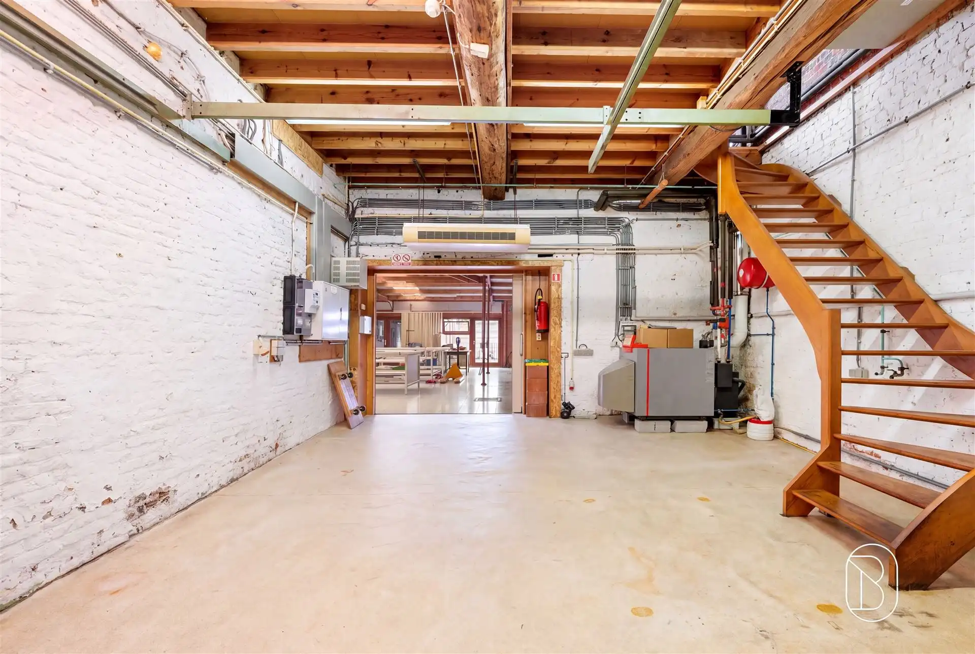 Gemengd gebouw, ideaal voor een zelfstandige/investeerder! foto 7
