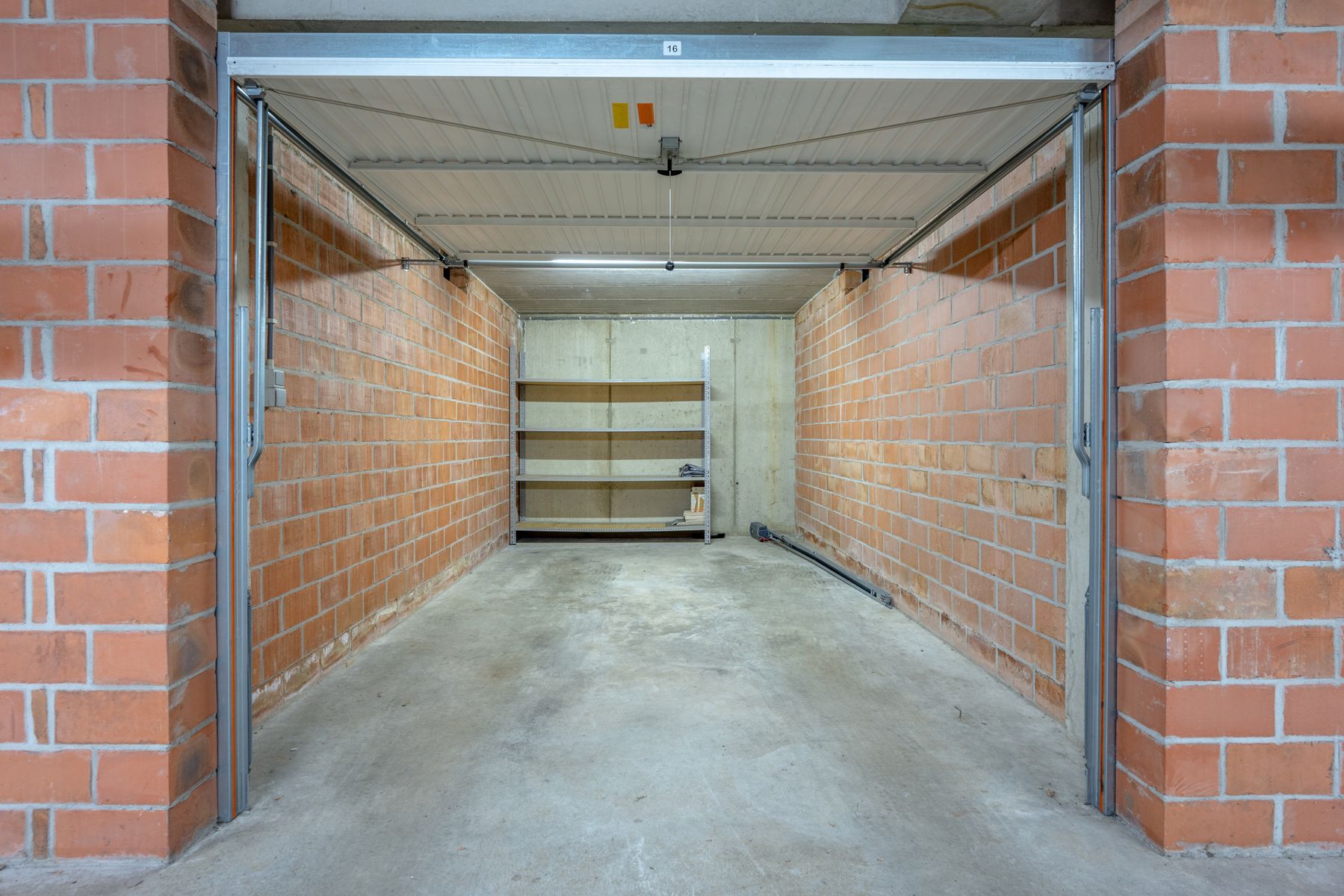 Gunstig gelegen 2-slaapkamerappartement met lift, 2 terrassen en garagebox! foto 16