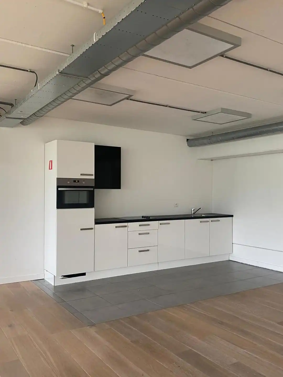 Kantoorruimte van 190 m² op toplocatie Westpoort Zwijndrecht foto 8