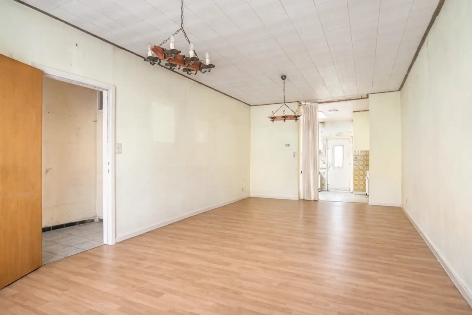 Handelspand + woonst: interessante totaalrenovatie in Rumst foto 5