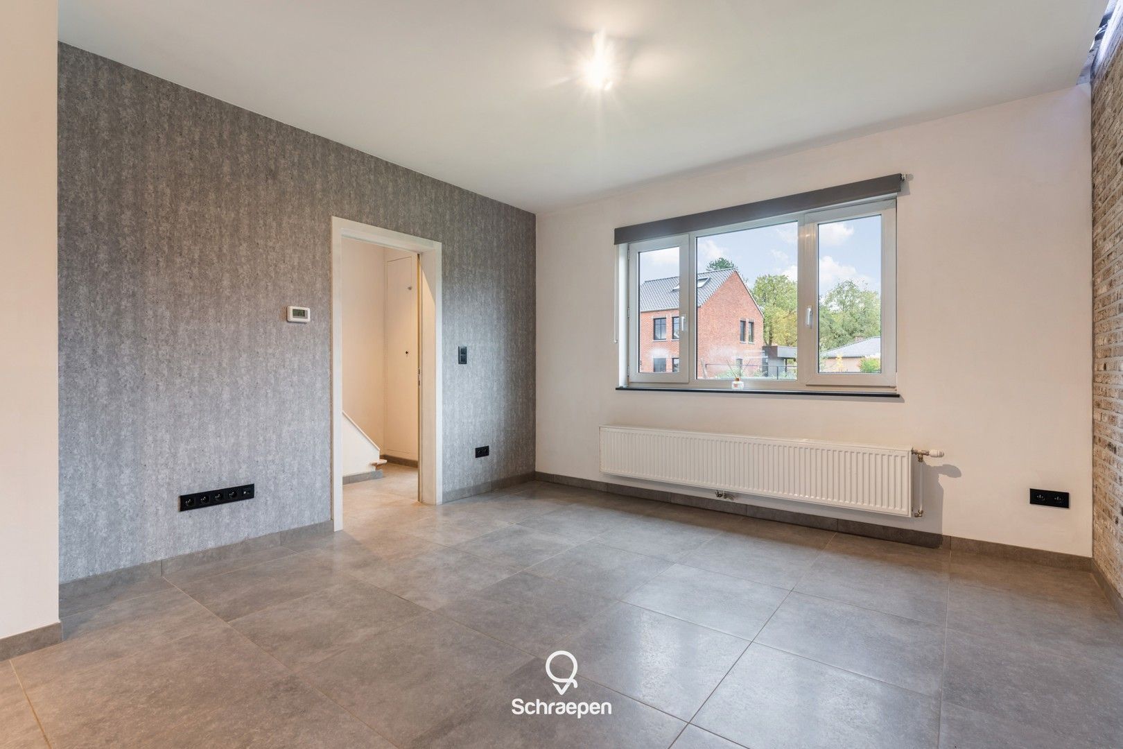 Karaktervolle woning met 2 slpks op een perceel van circa 8,5 are te Genk! foto 6