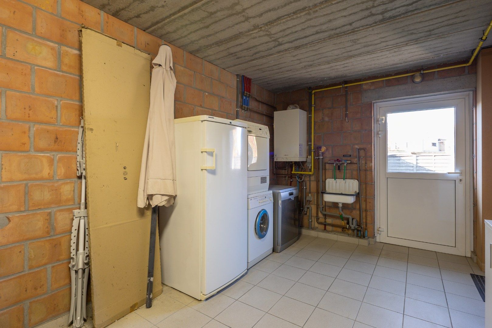 Halfopen recente woning te koop! foto 9