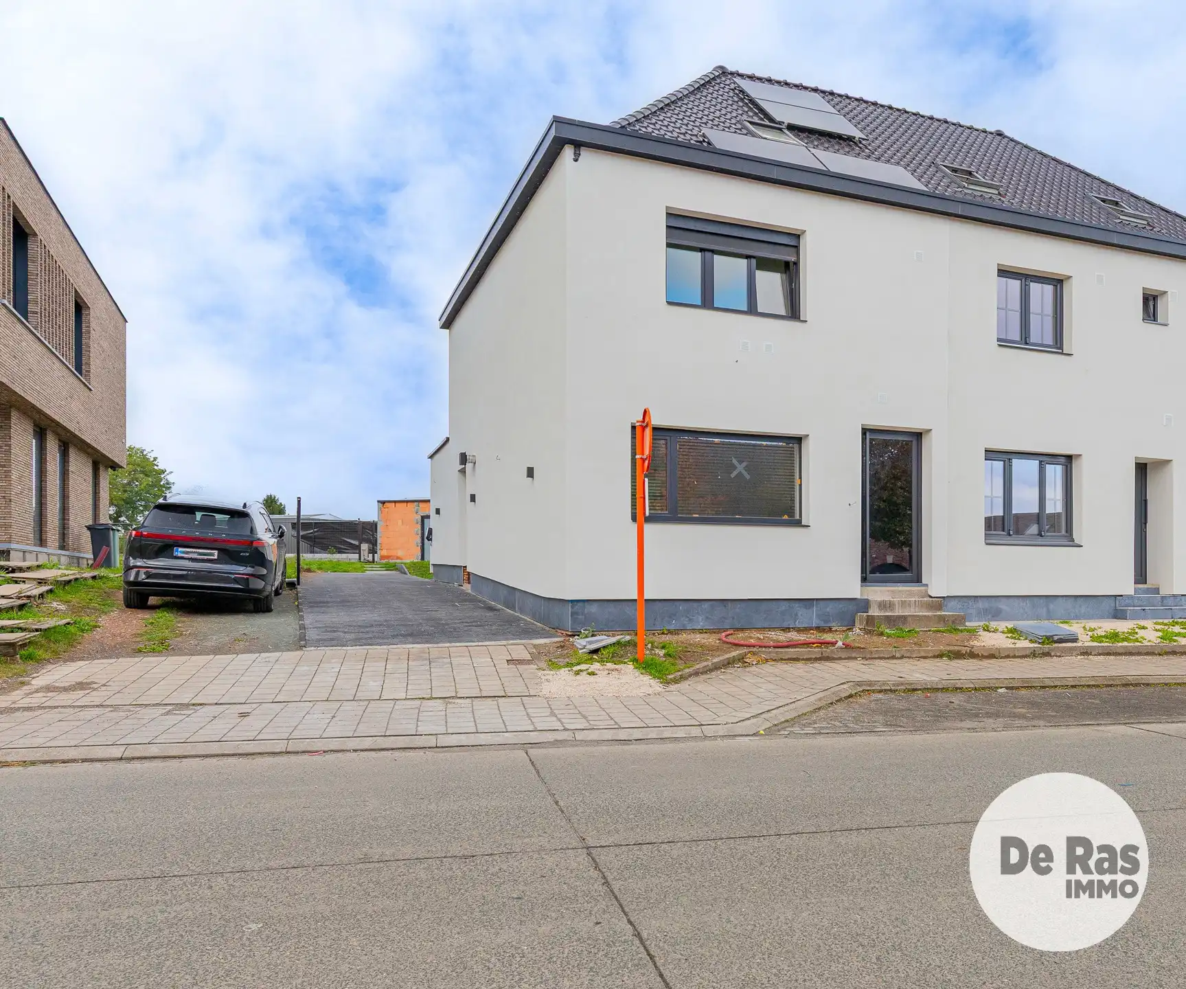 SMETLEDE - GERENOVEERDE WONING MET 4 KAMERS EN 2 BADKAMERS foto {{pictureIndex}}