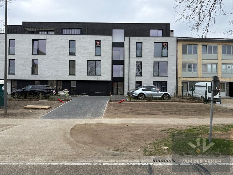 HYPERMODERN BEN-NIEUWBOUWAPP MET 2 SLPK EN RUIM TERRAS foto 17