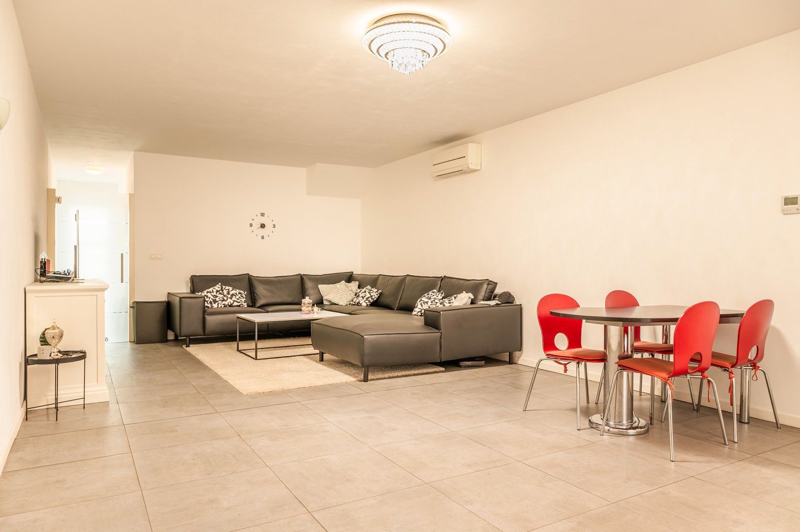 Recent gerenoveerde woning met 3 slaapkamers en tuin foto 2