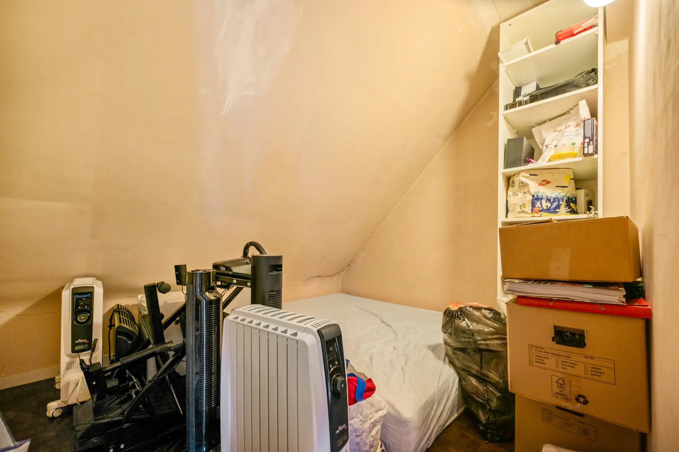 Ruim 3-slpk. duplex-appartement met garage, groot, zonnig terras en ruime bergzolder foto 16