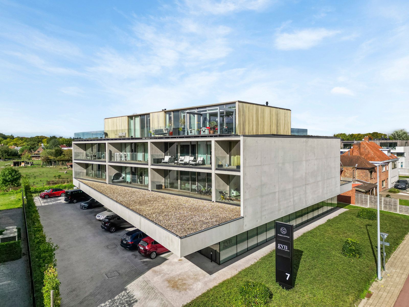 Penthouse incl. garage met riant zonneterras! foto {{pictureIndex}}