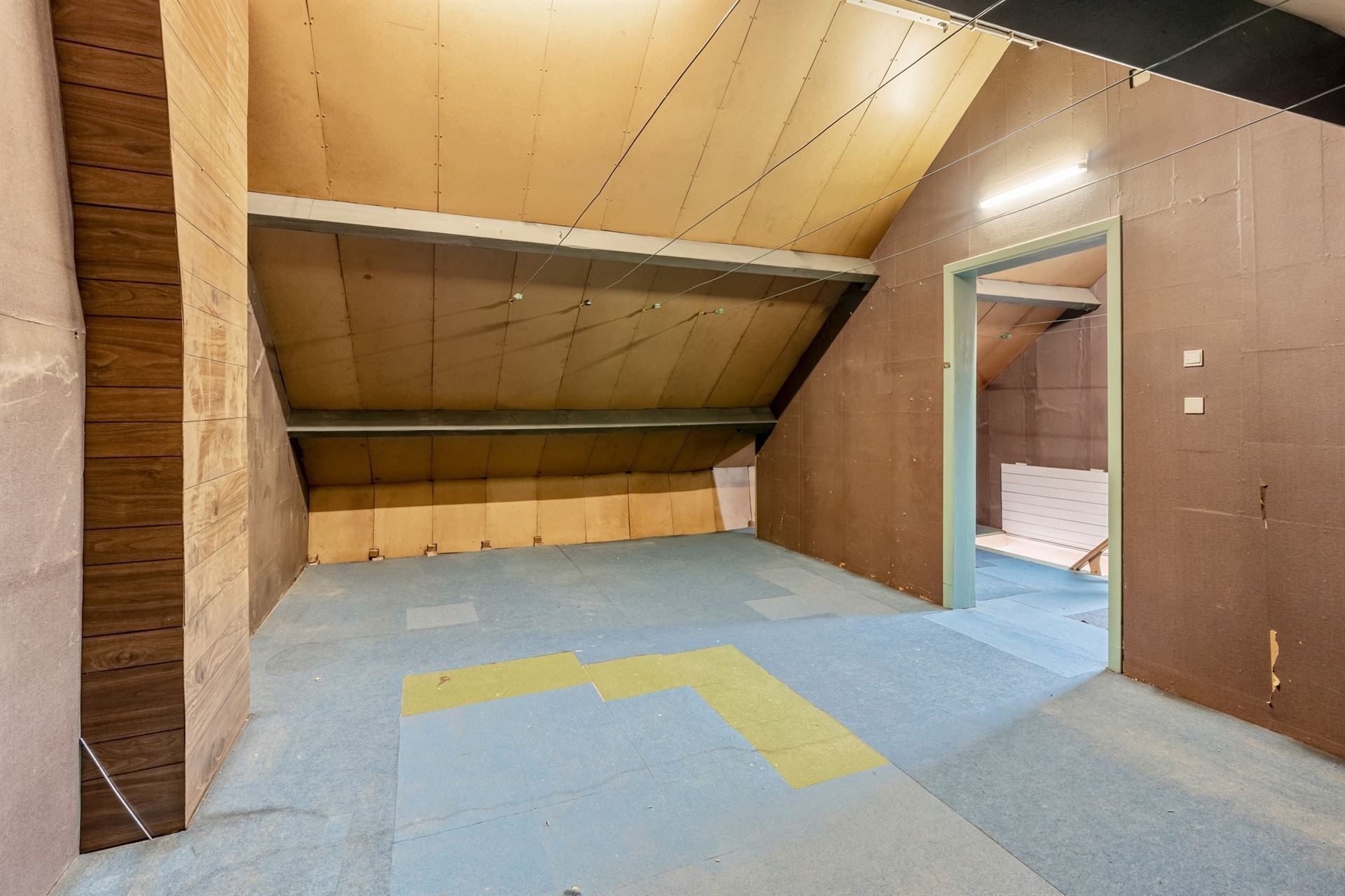 Halfopen bebouwing met tuin foto 20