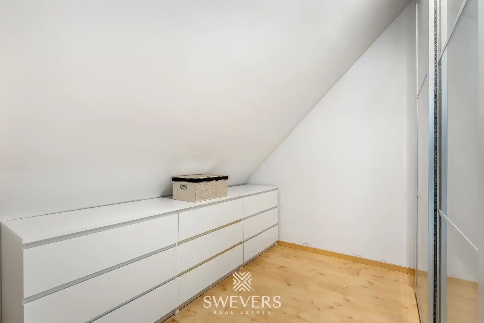 Ruim duplex appartement met 2 slaapkamers en garage foto 30