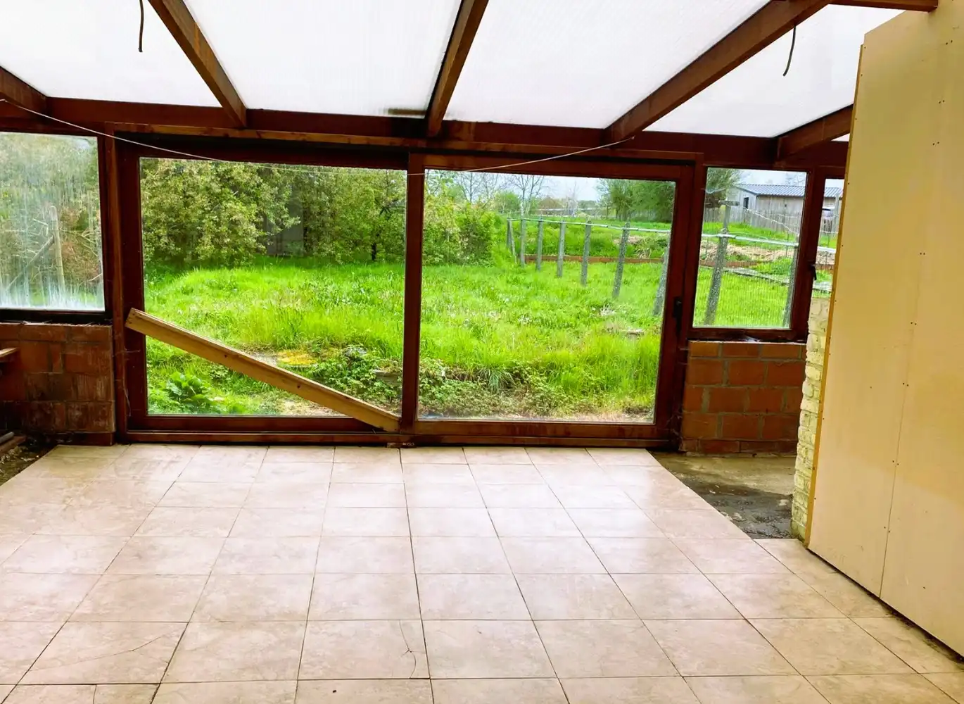 Rustig gelegen te renoveren halfopen bebouwing foto 11