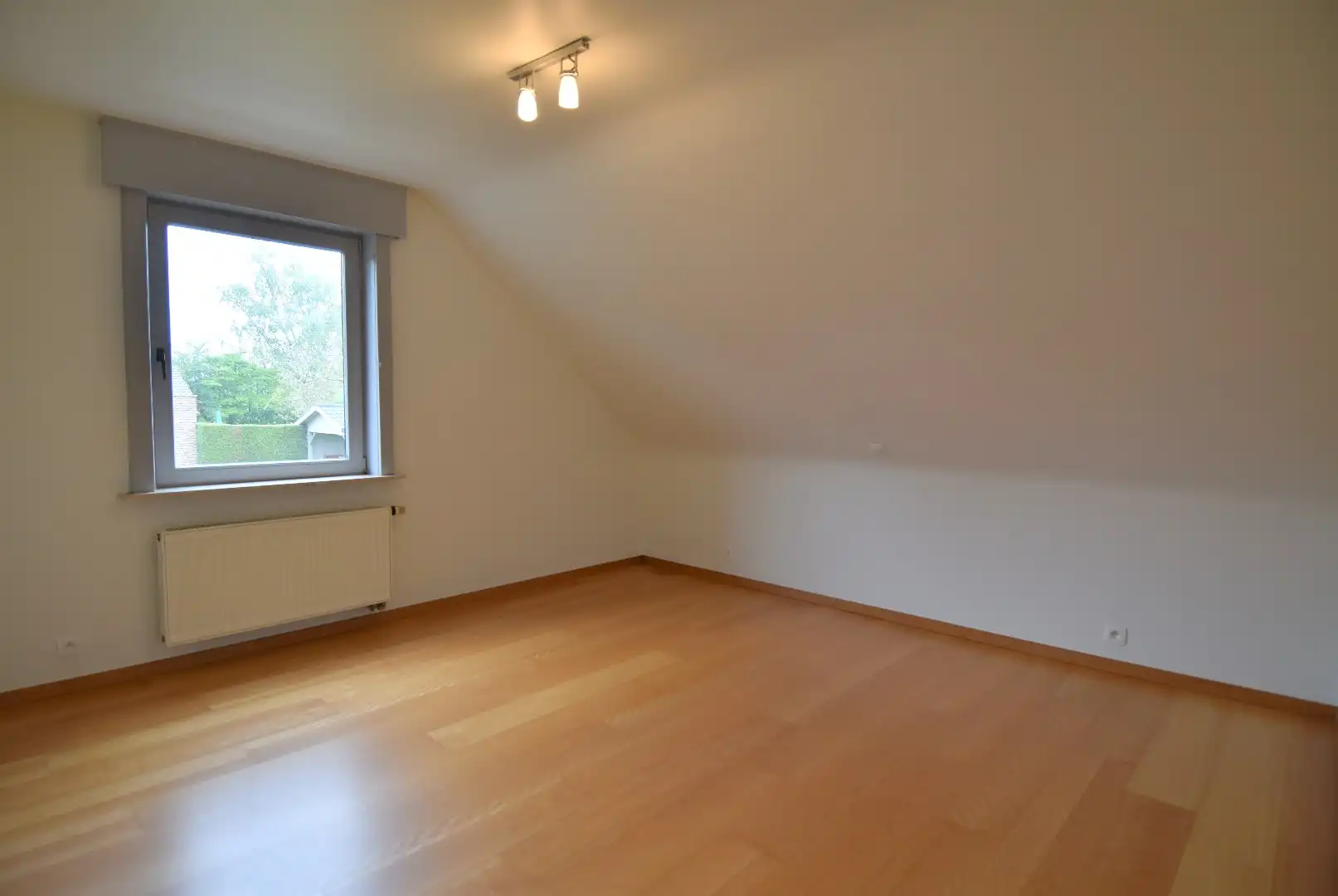 Ruime woning met 4 slaapkamers, tuin en garage in Bellegem foto 14